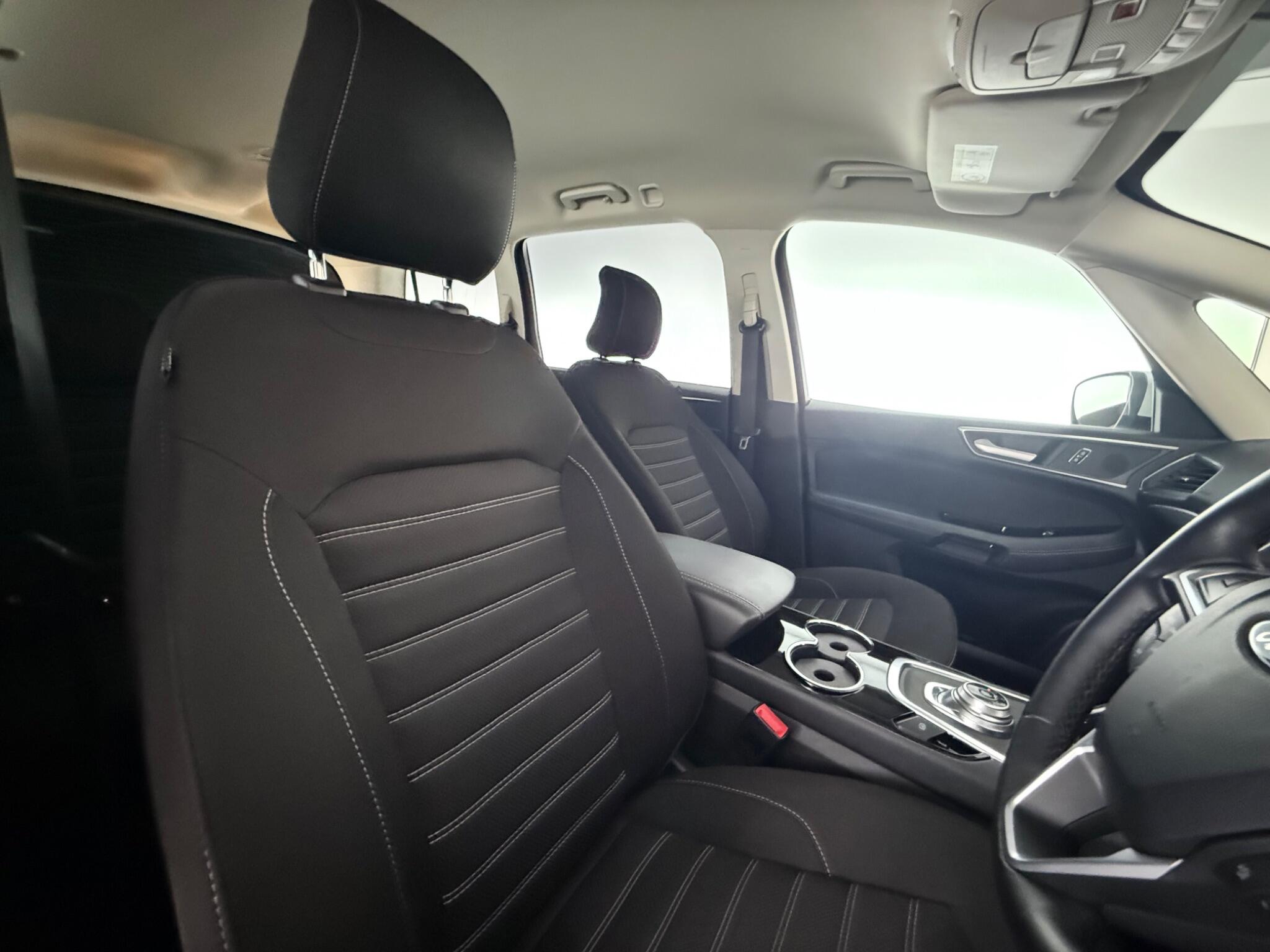 Ford Galaxy view 34