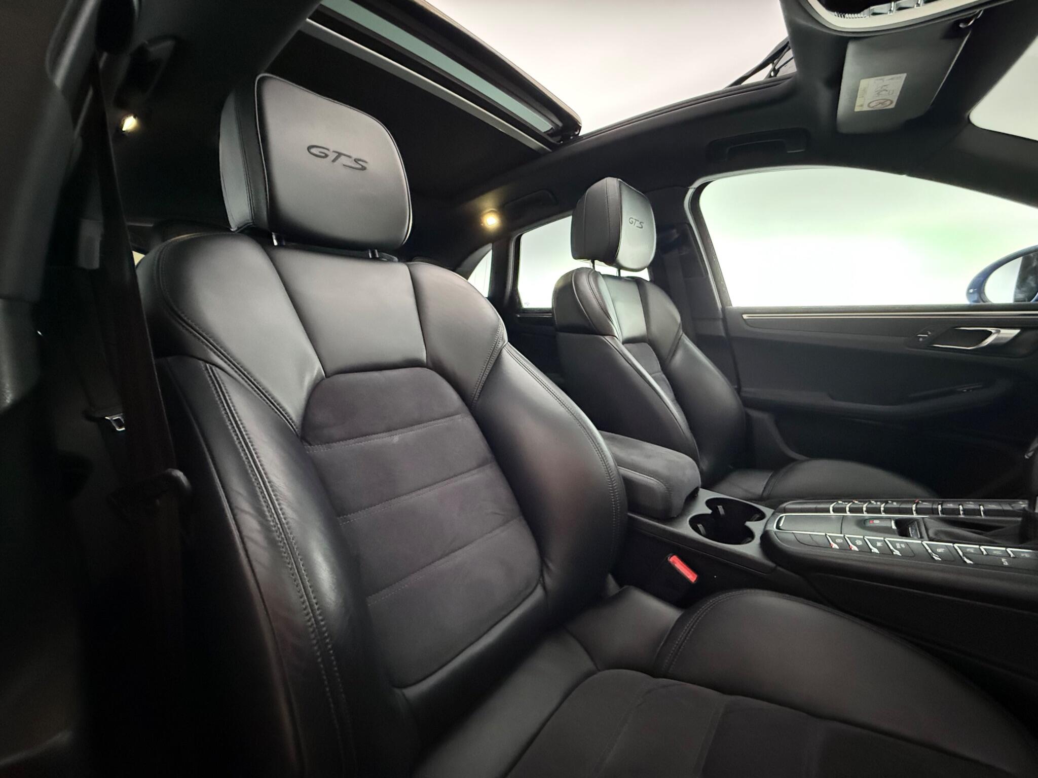 Porsche Macan view 50