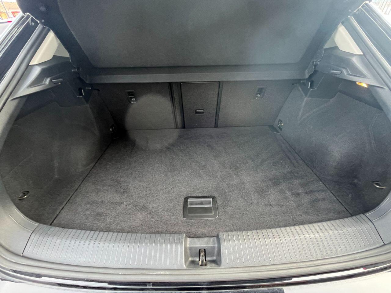 Volkswagen T-Roc view 15