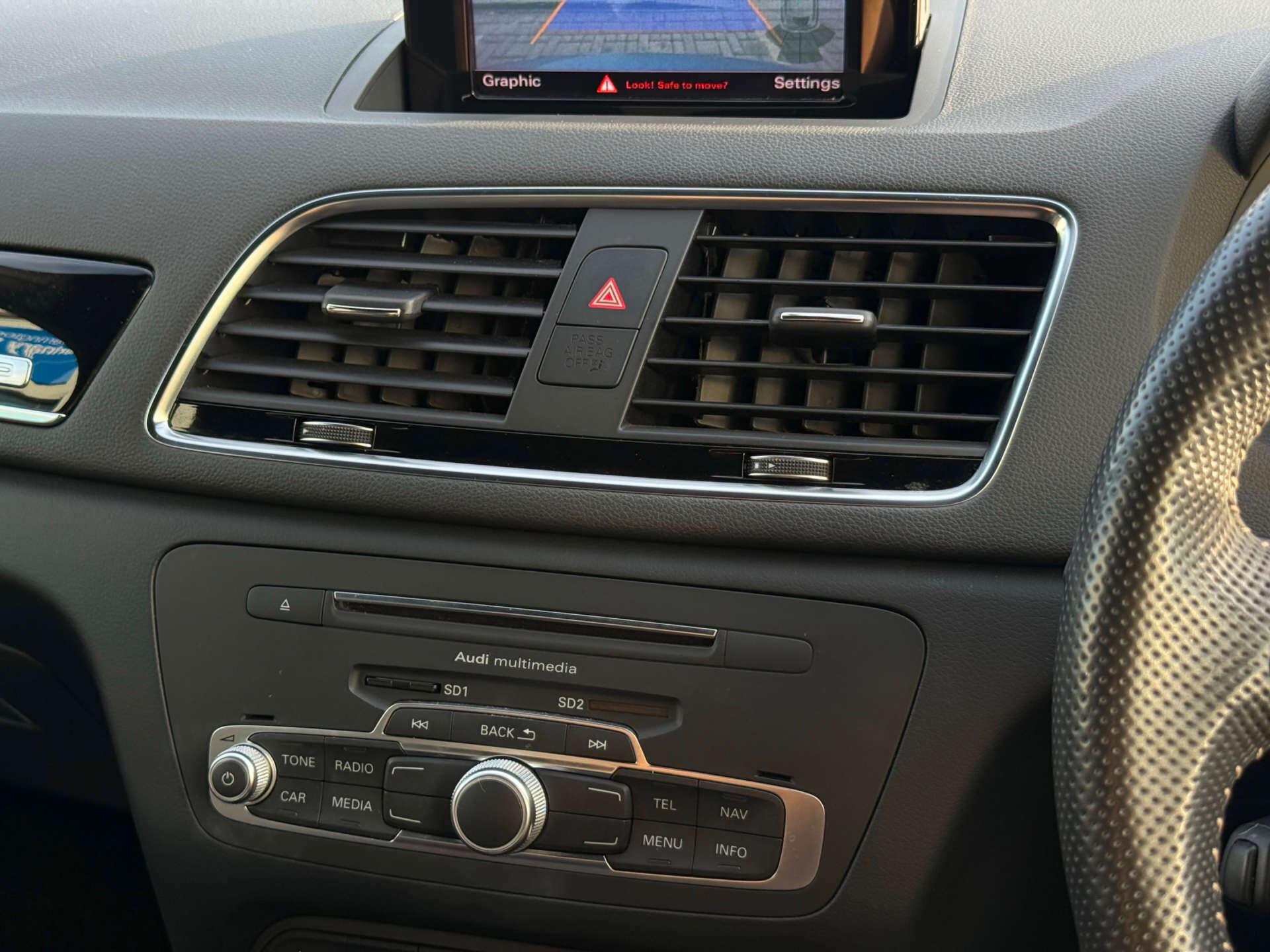 Audi Q3 view 61