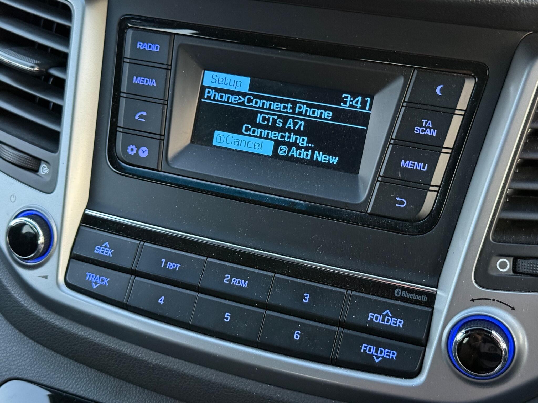 Hyundai TUCSON 2.0 CRDi Premium SE 4WD Euro 6 5dr — photo 44 of 102