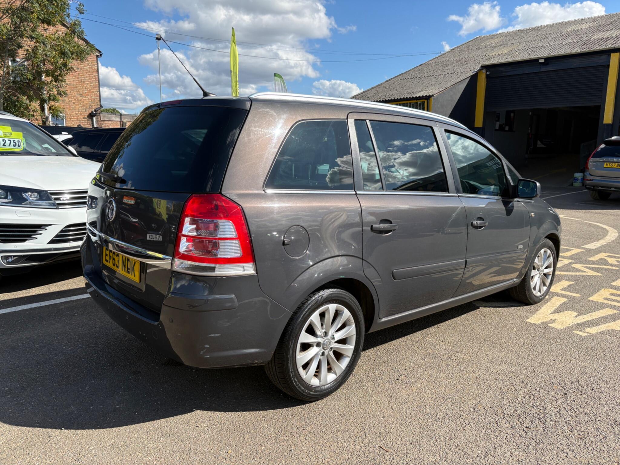 Vauxhall Zafira view 6