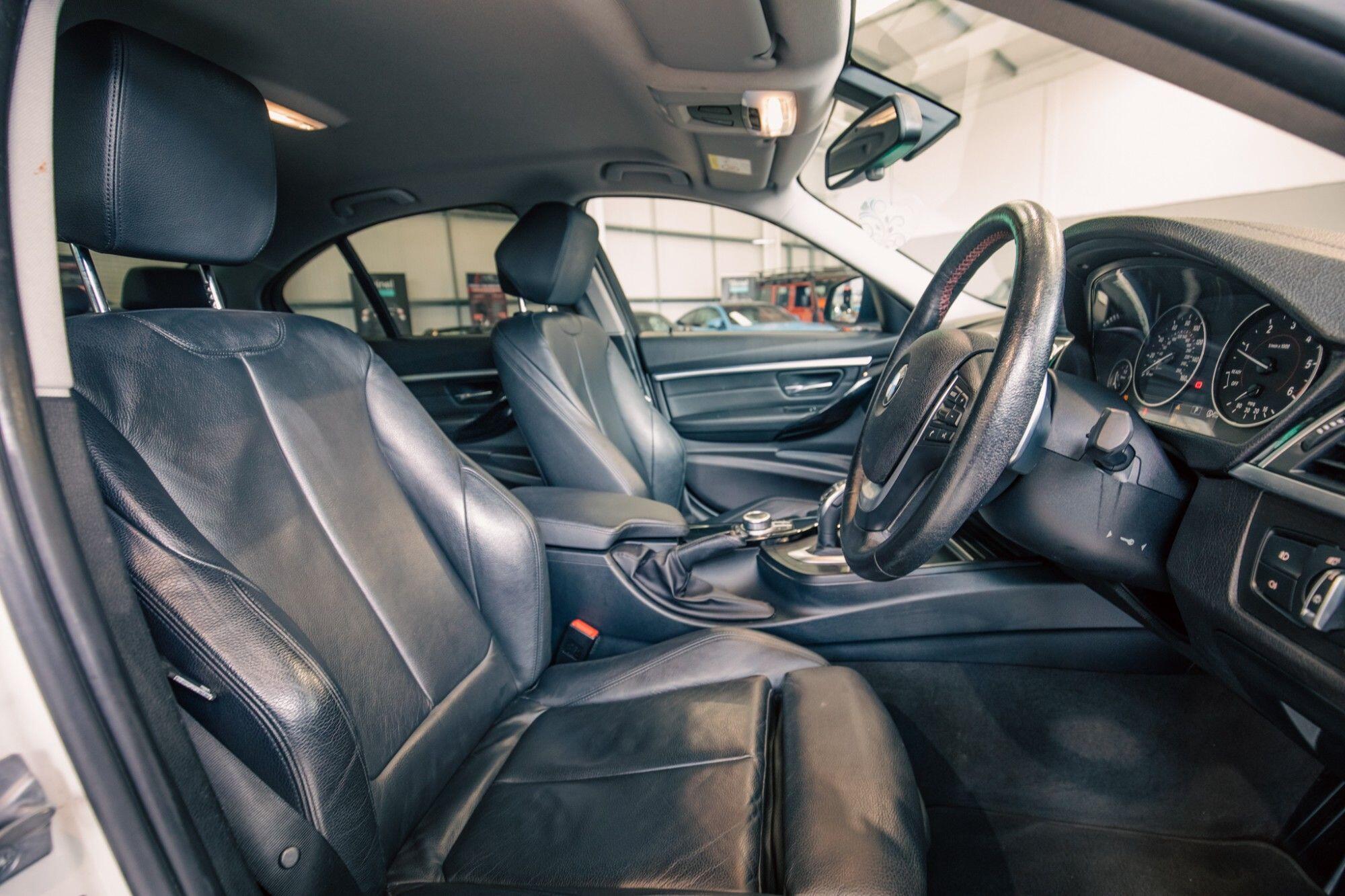 BMW 3 Series view 3