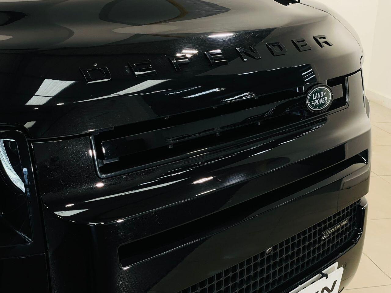 Land Rover Defender 90 view 2