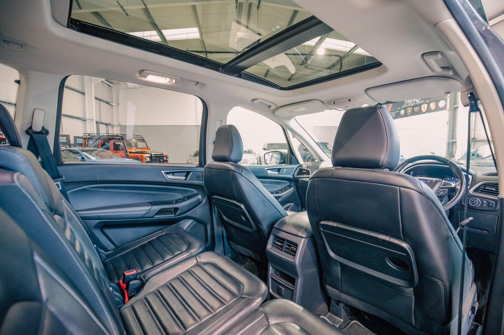 Ford Galaxy view 8