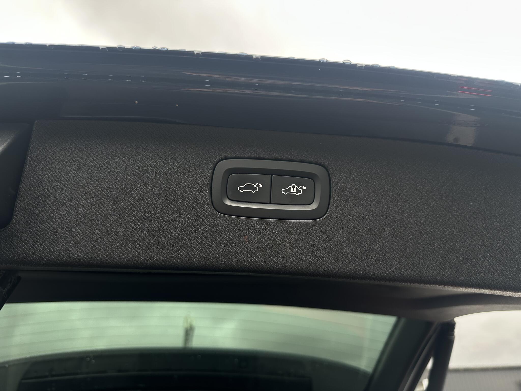 Volvo XC90 view 40