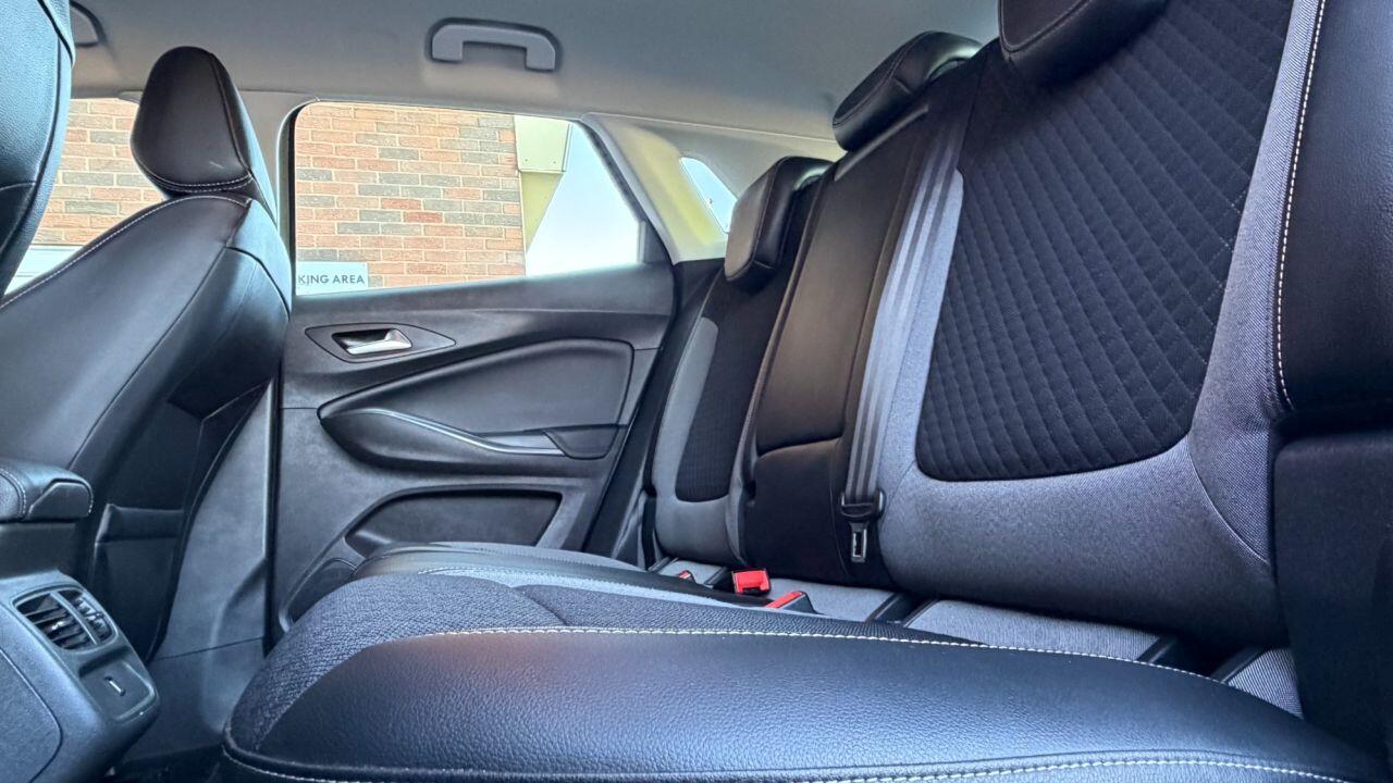 Vauxhall Grandland X view 13