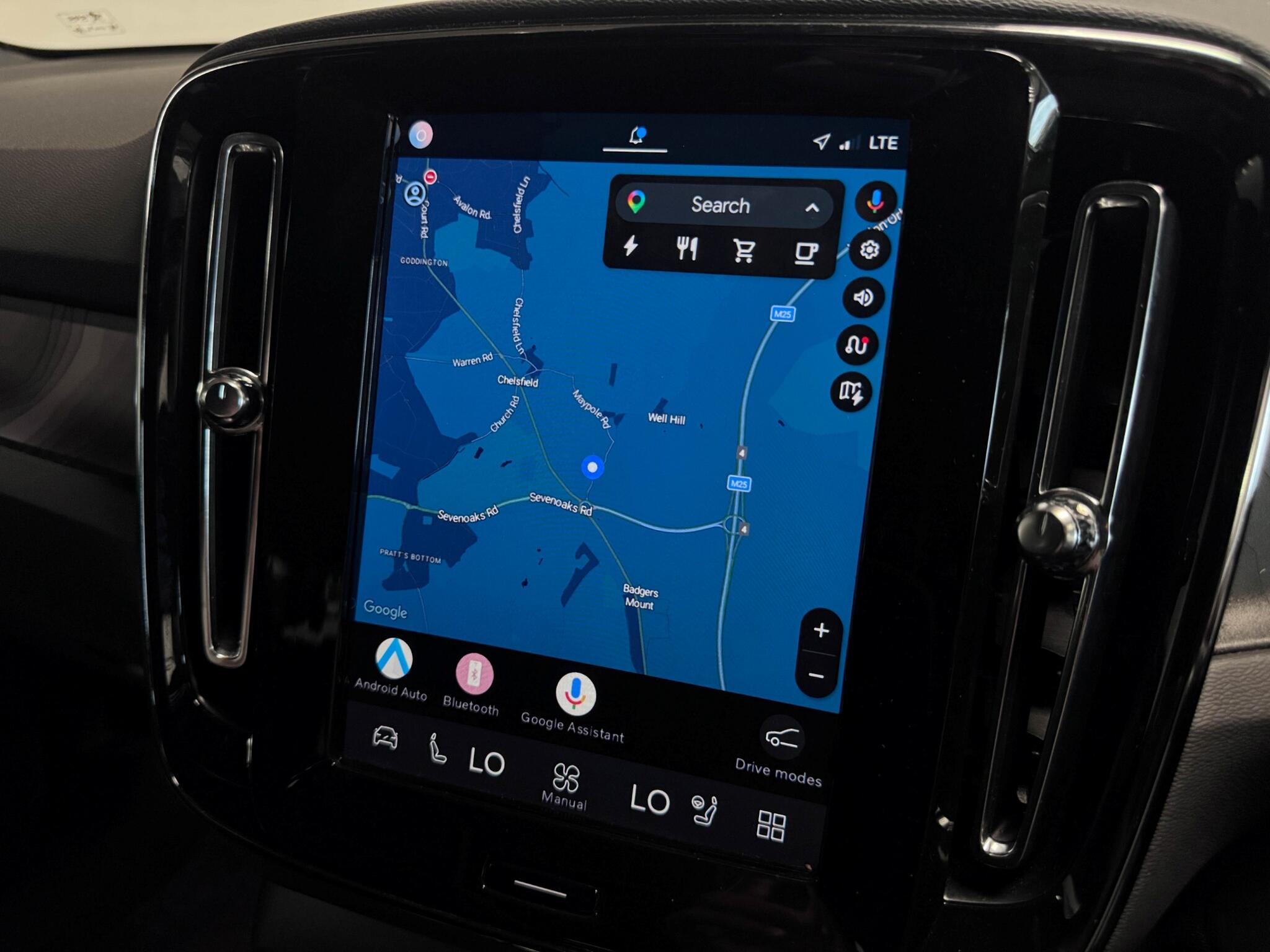 Volvo XC40 view 12