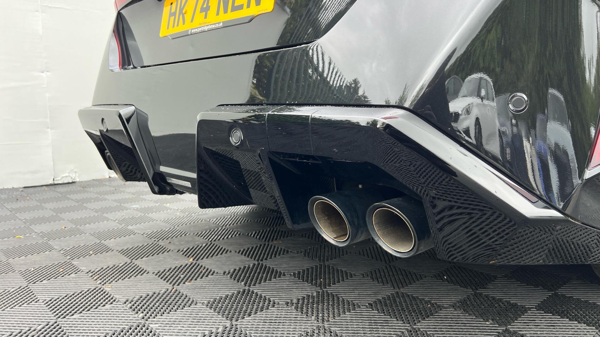 BMW M5 view 32