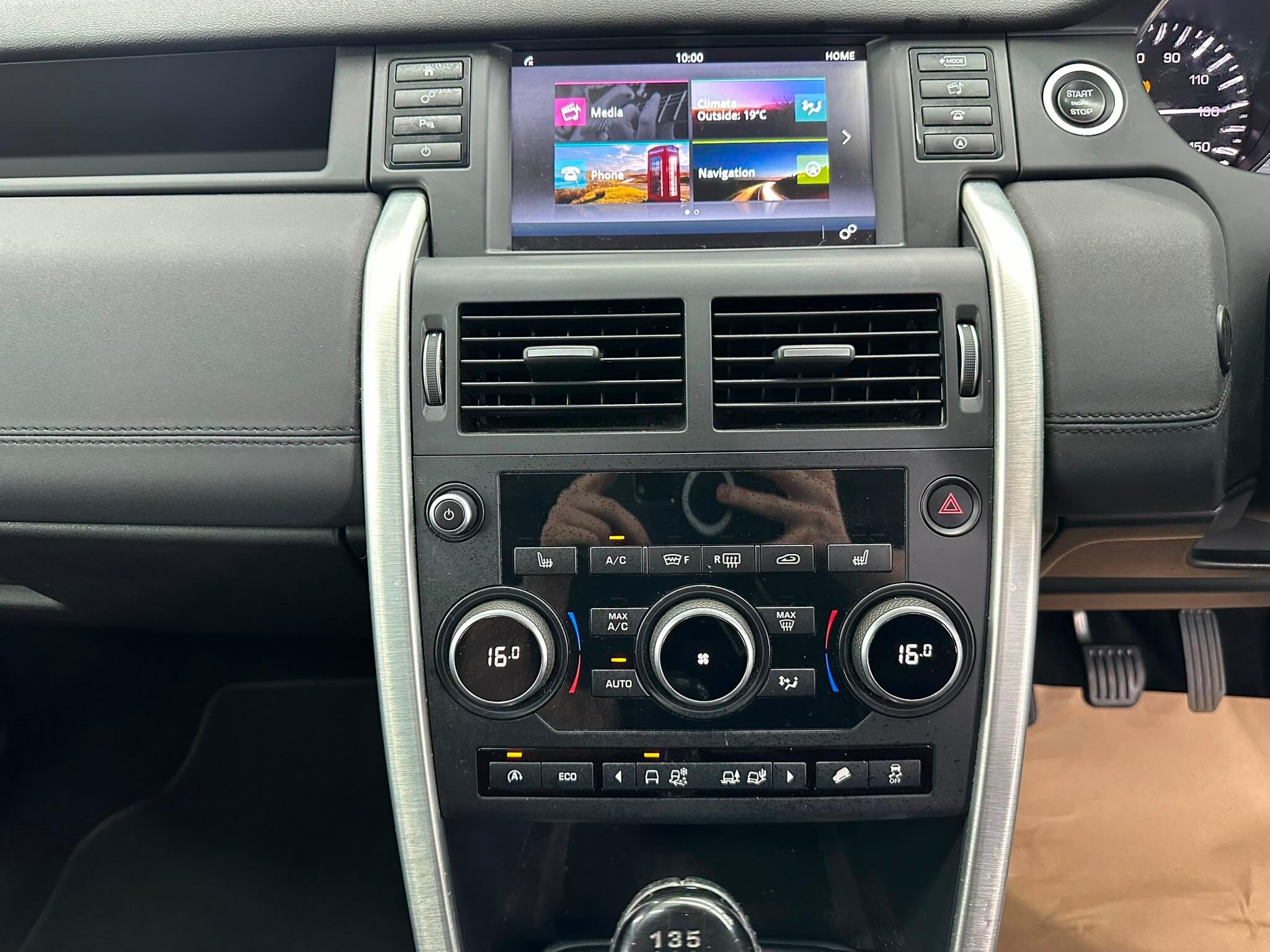 Land Rover Discovery Sport view 43