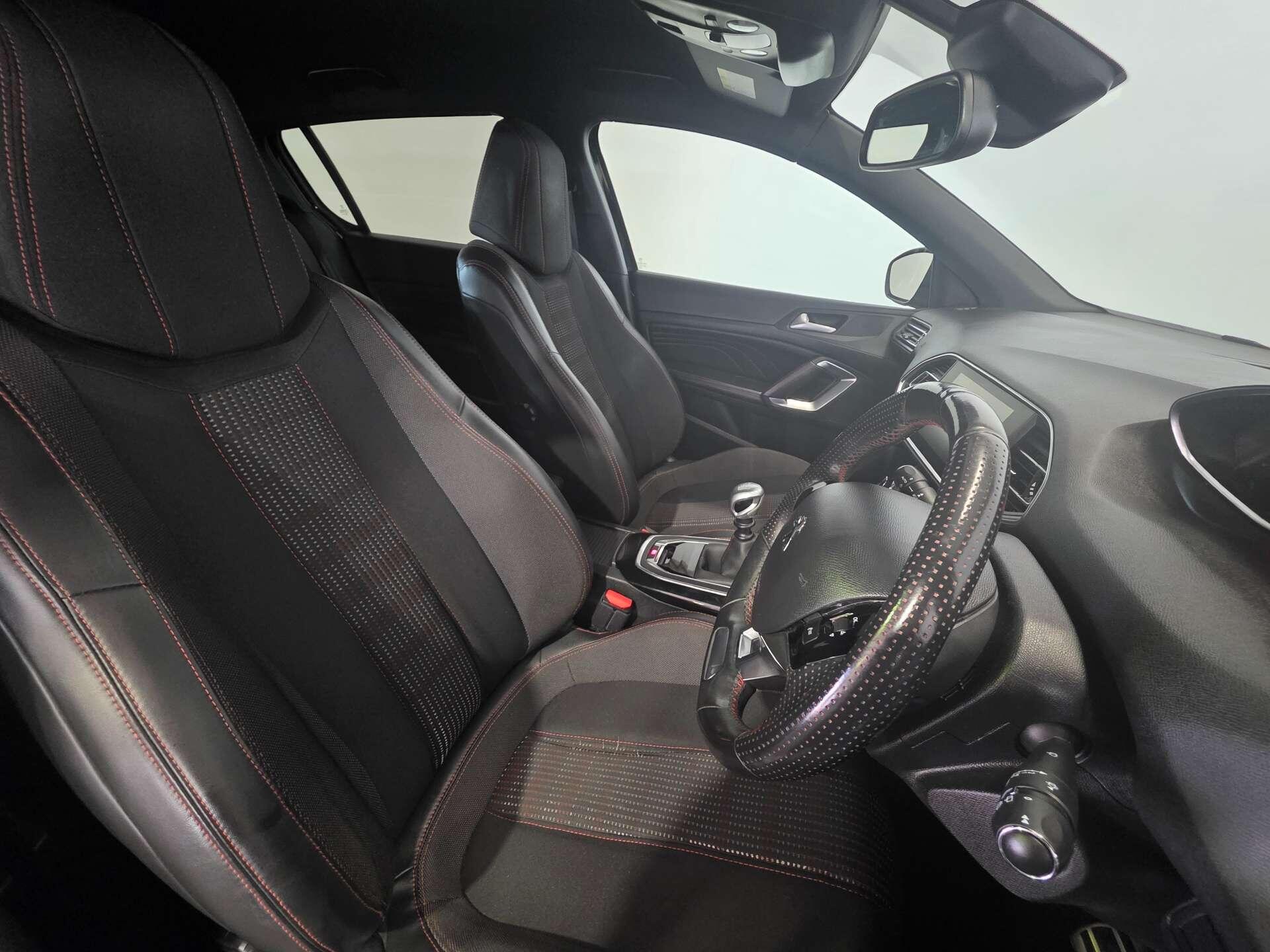 Peugeot 308 view 12