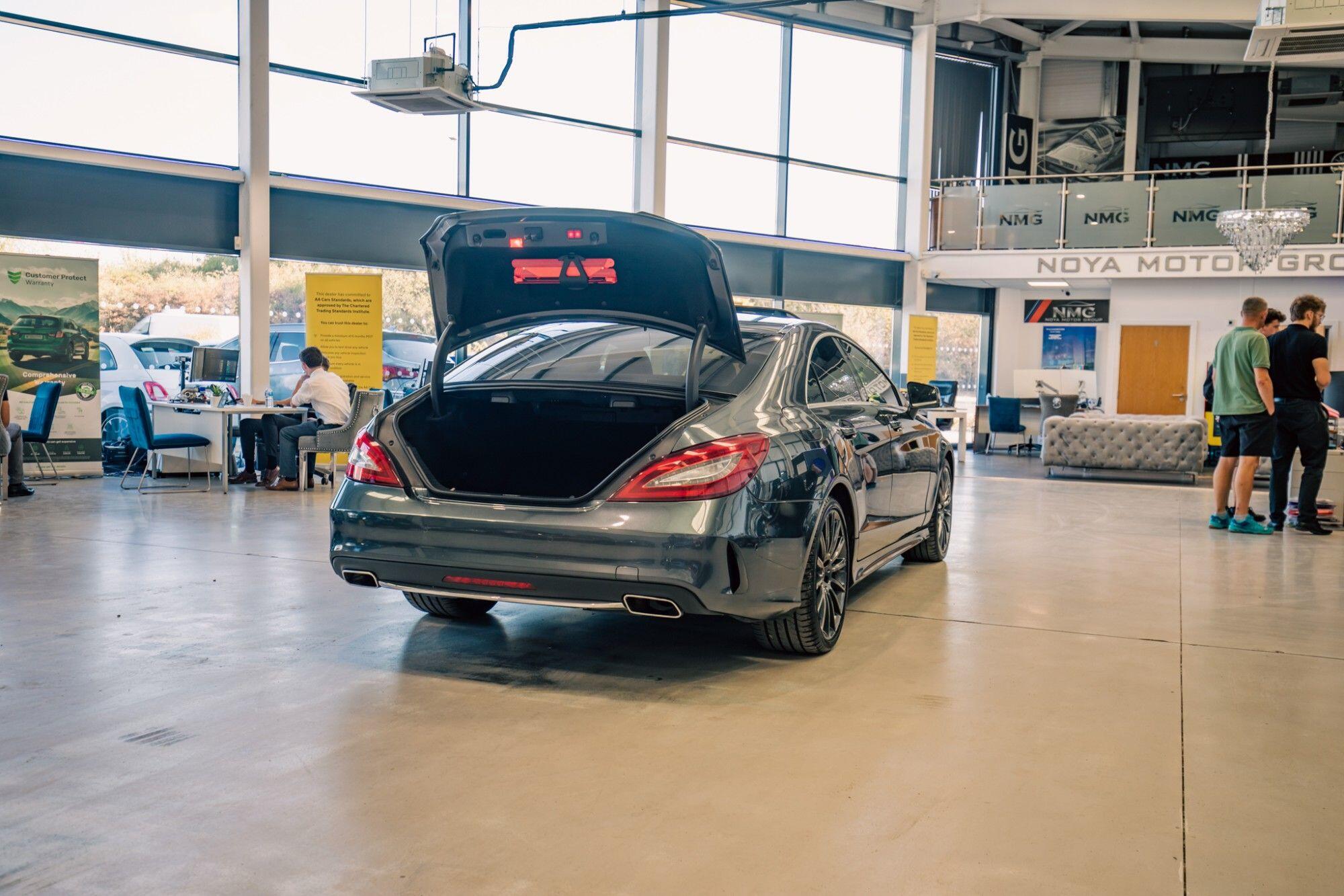 Mercedes-Benz CLS view 27