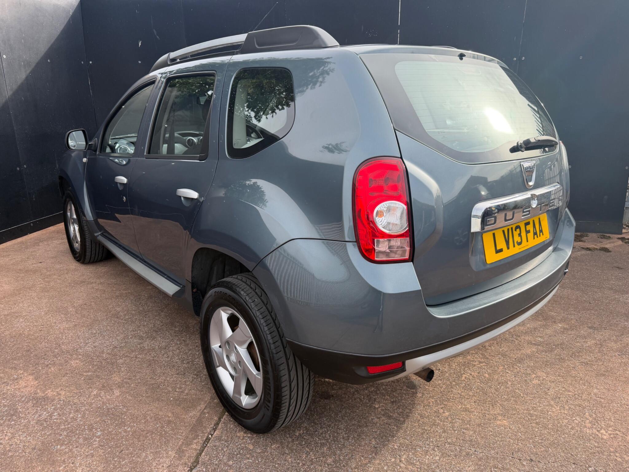 Dacia Duster view 12