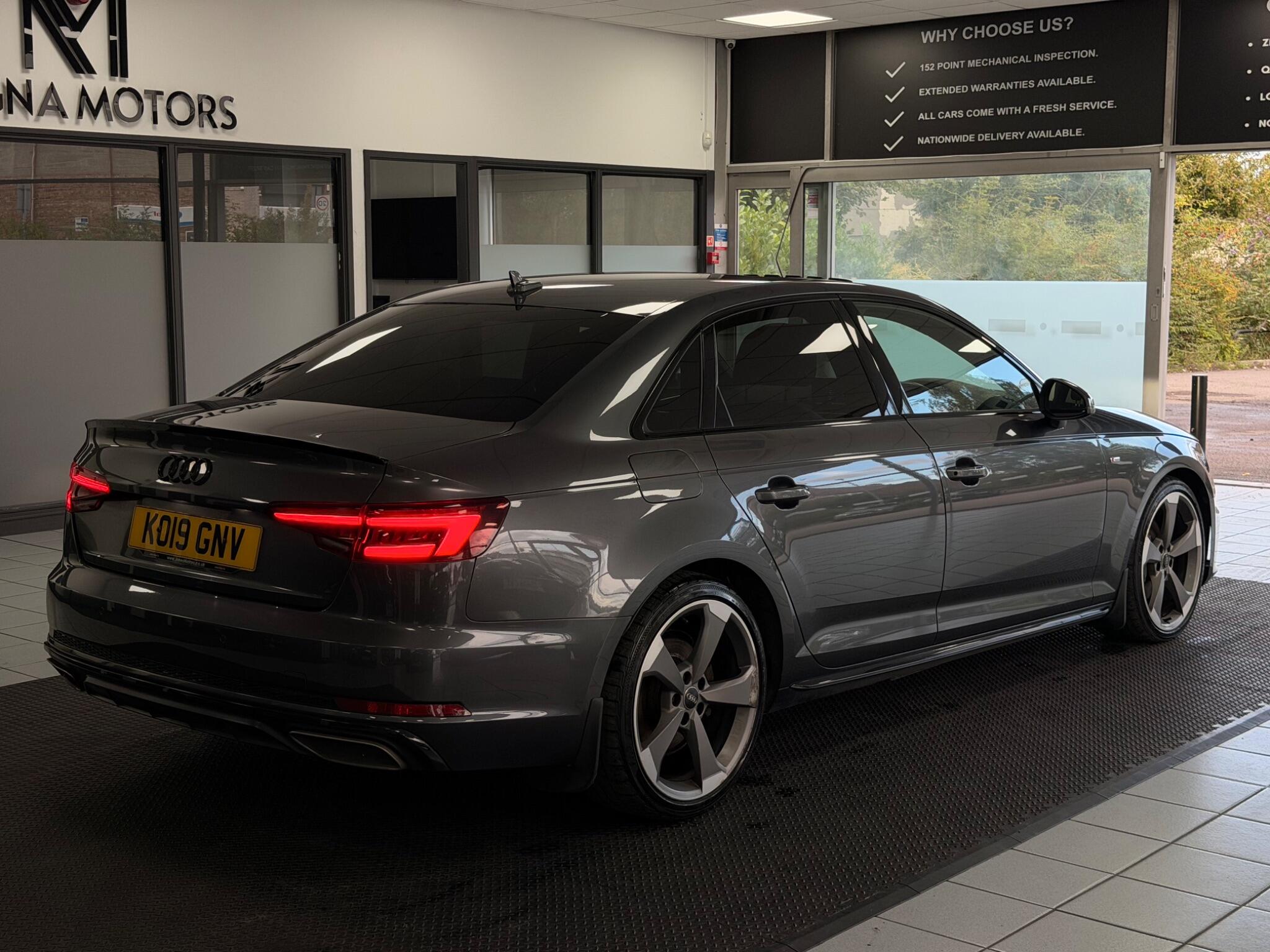Audi A4 view 9