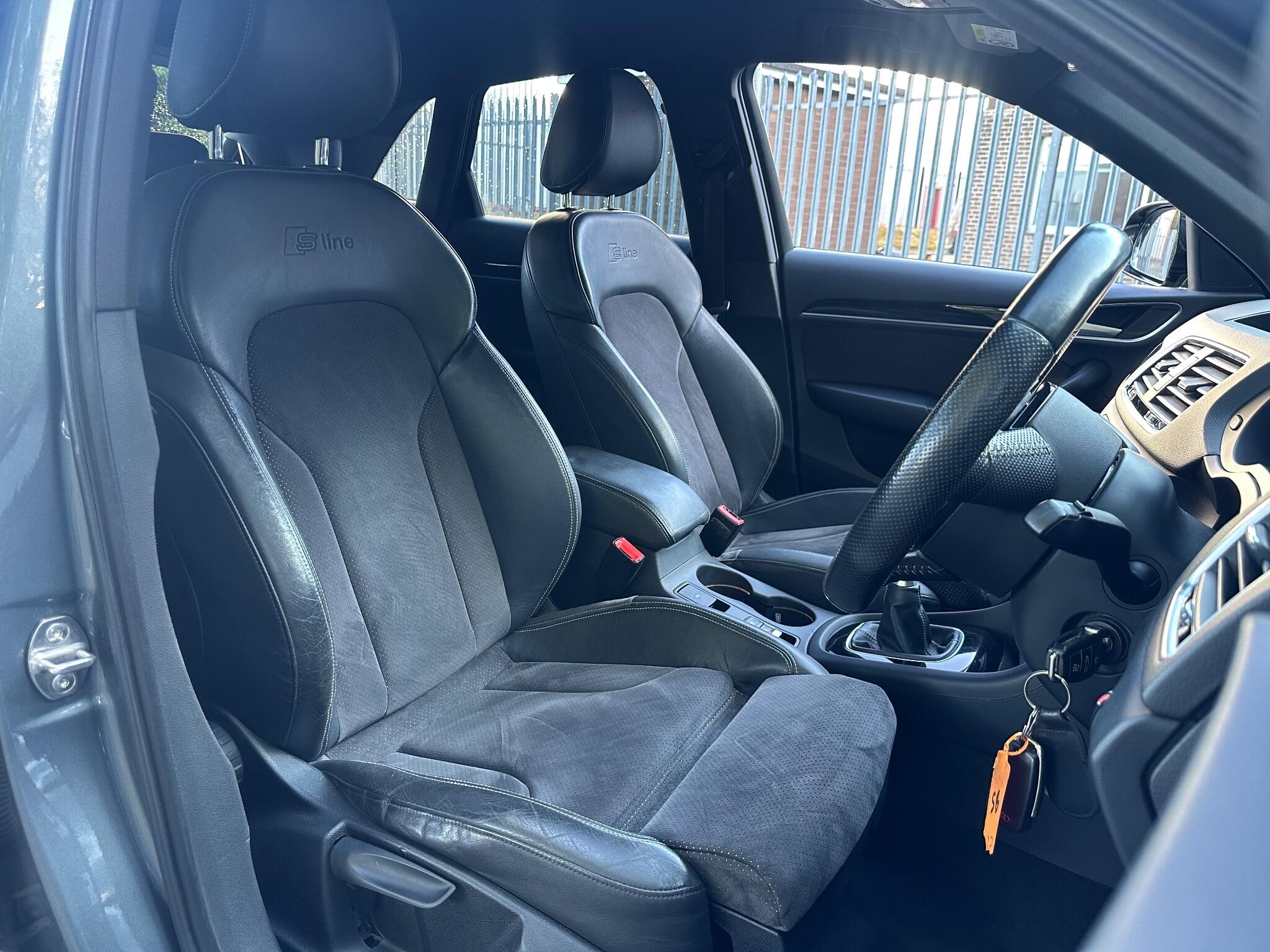 Audi Q3 view 19