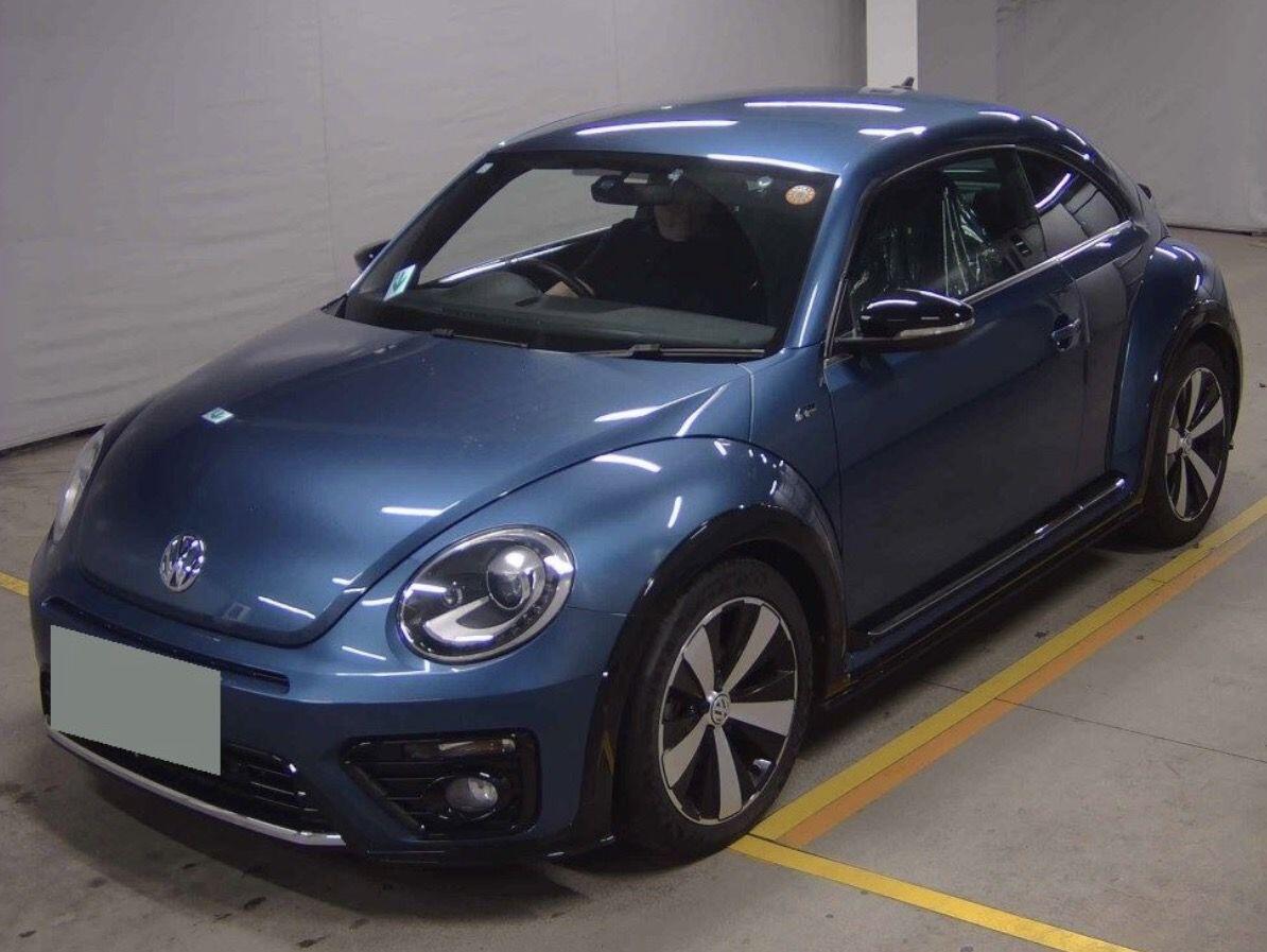 Volkswagen Beetle view 2