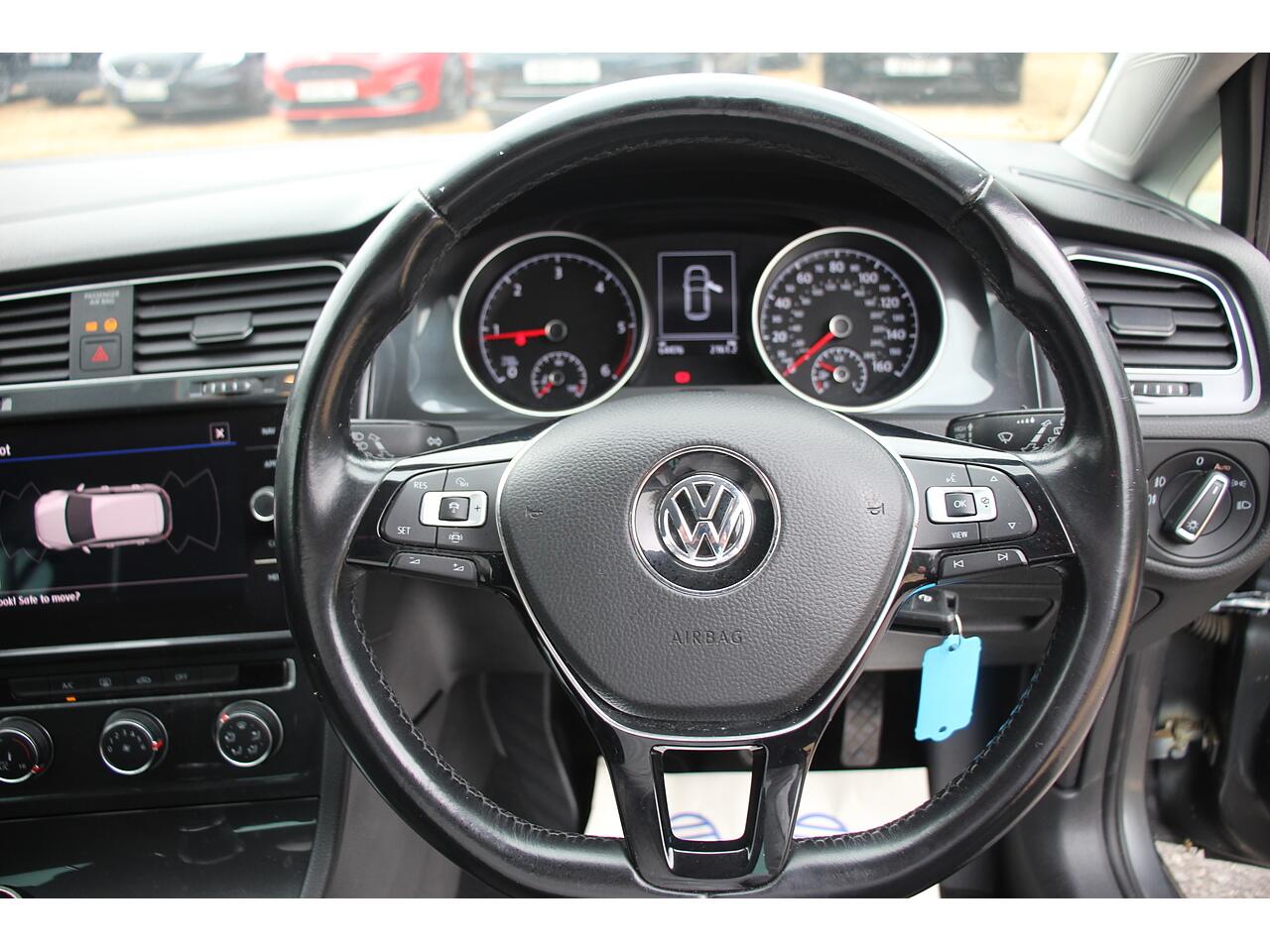 Volkswagen Golf view 30