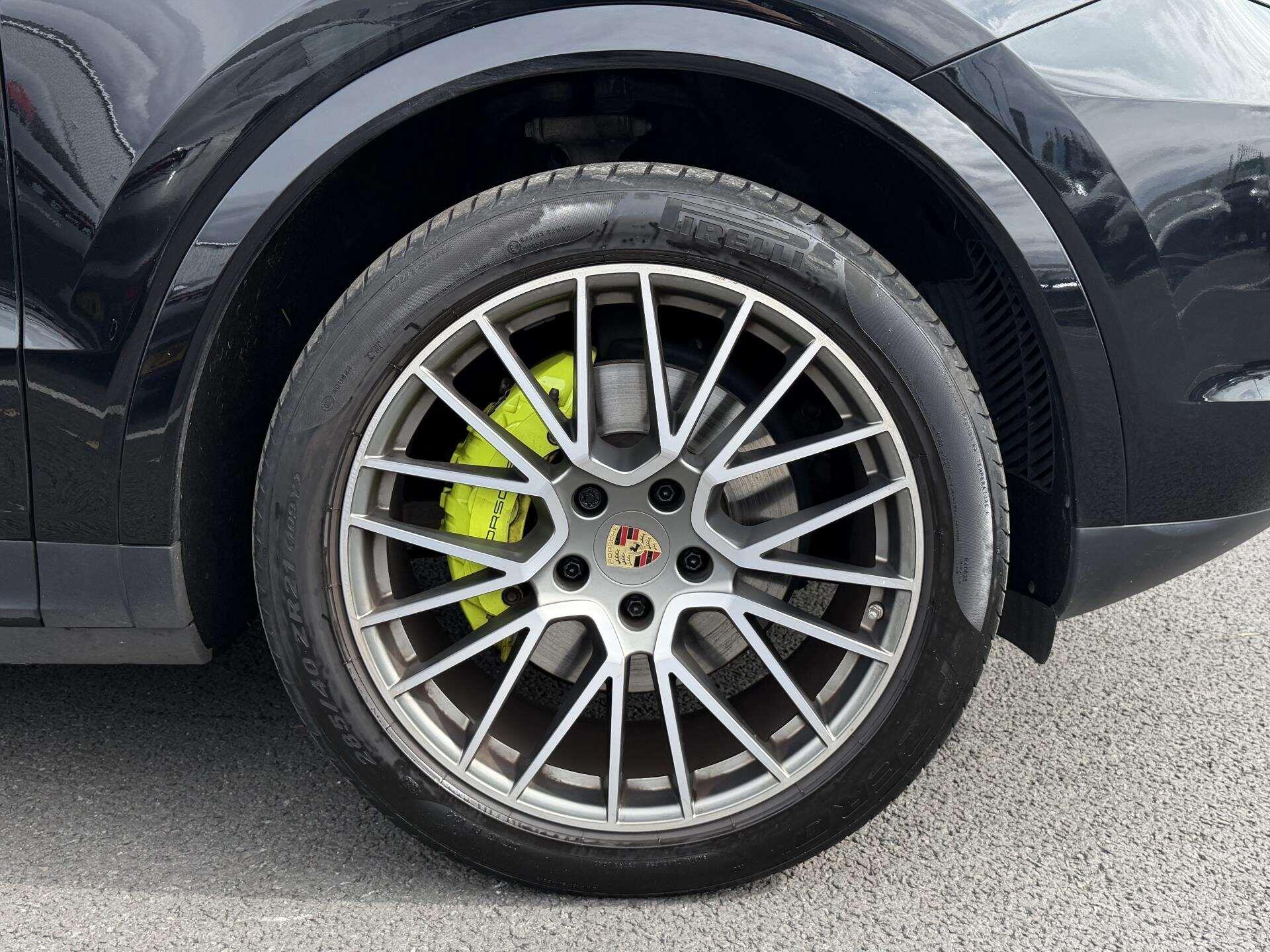 Porsche Cayenne view 6