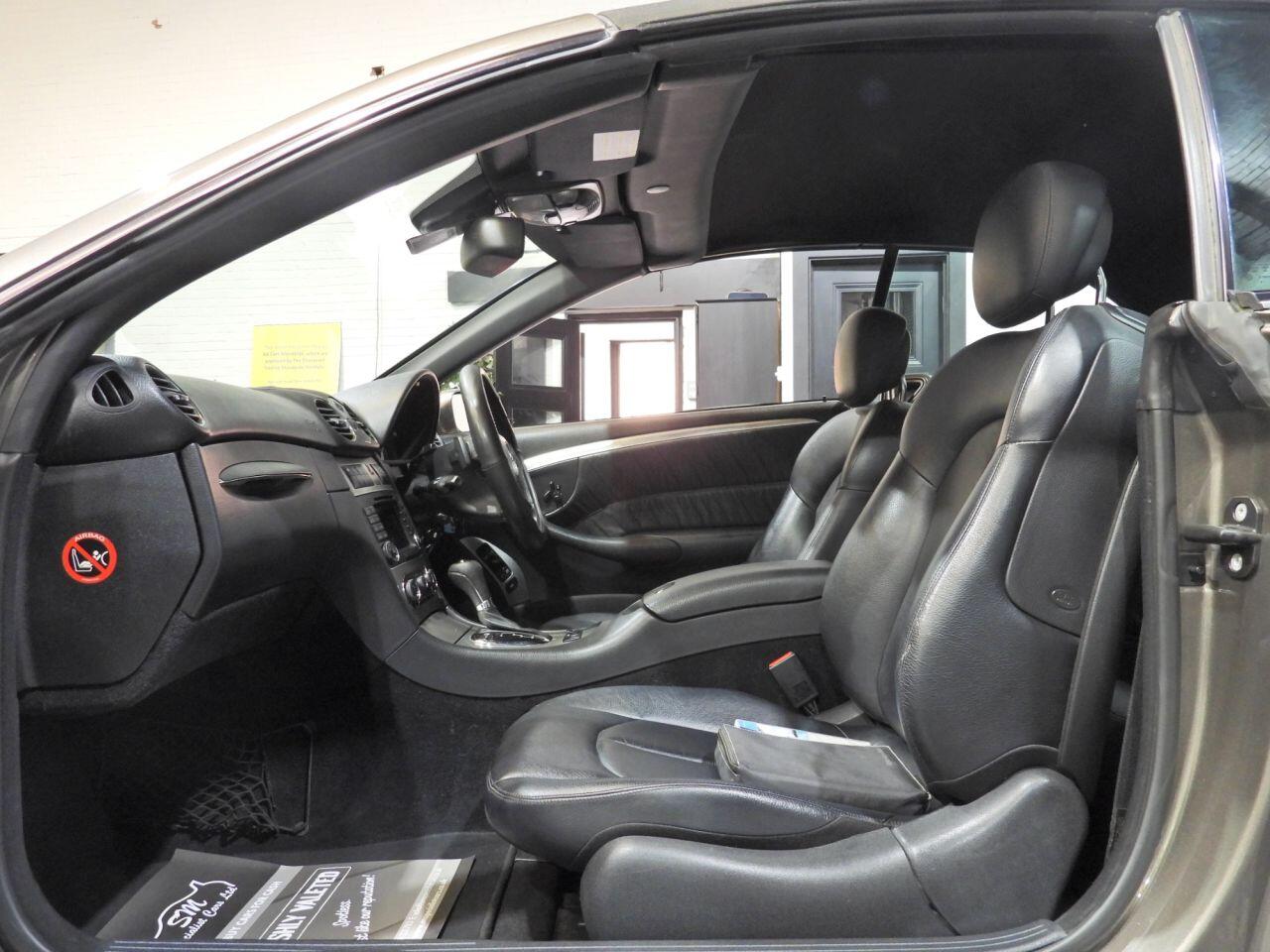 Mercedes-Benz CLK view 20