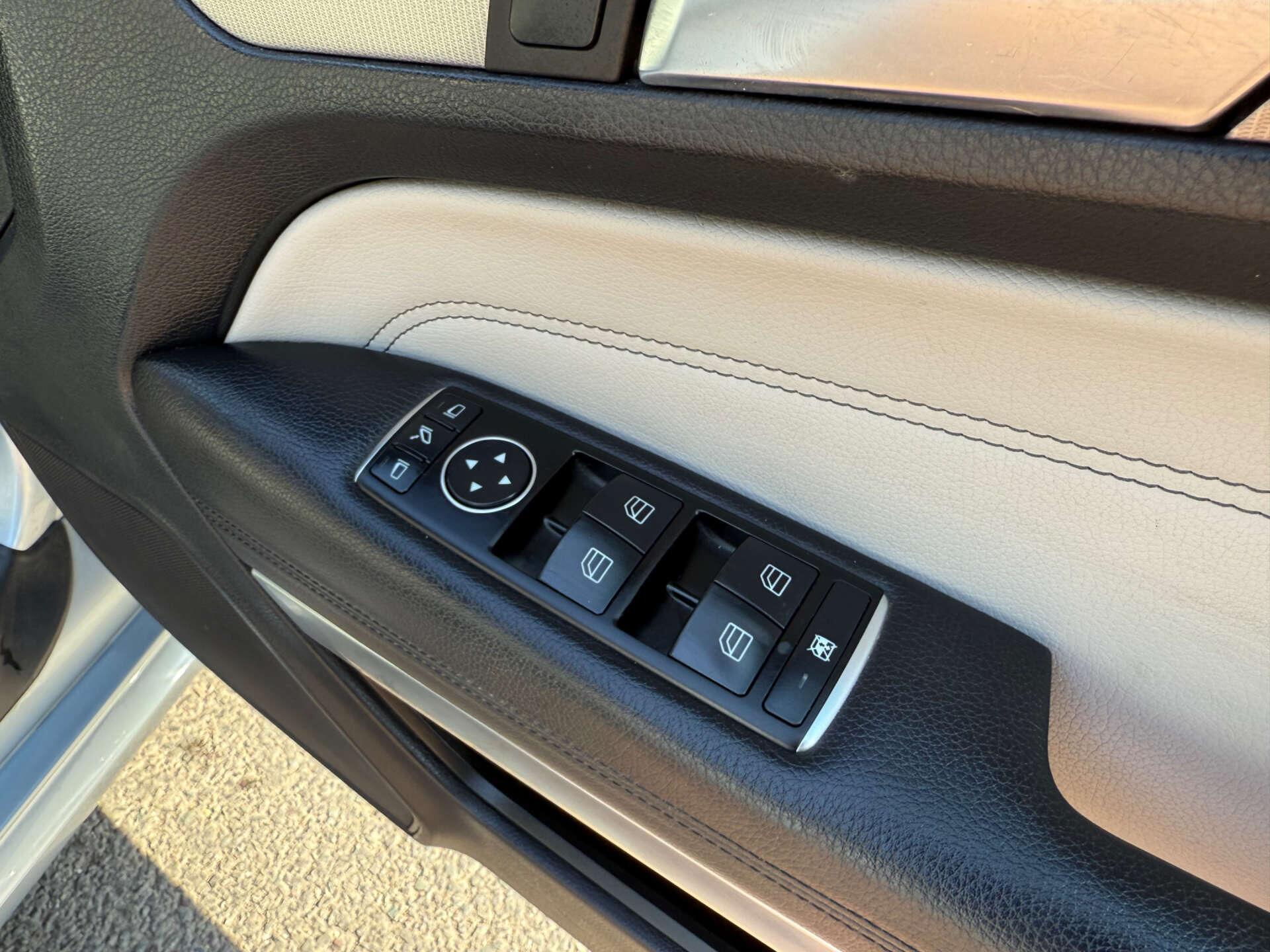Mercedes-Benz E-Class view 34