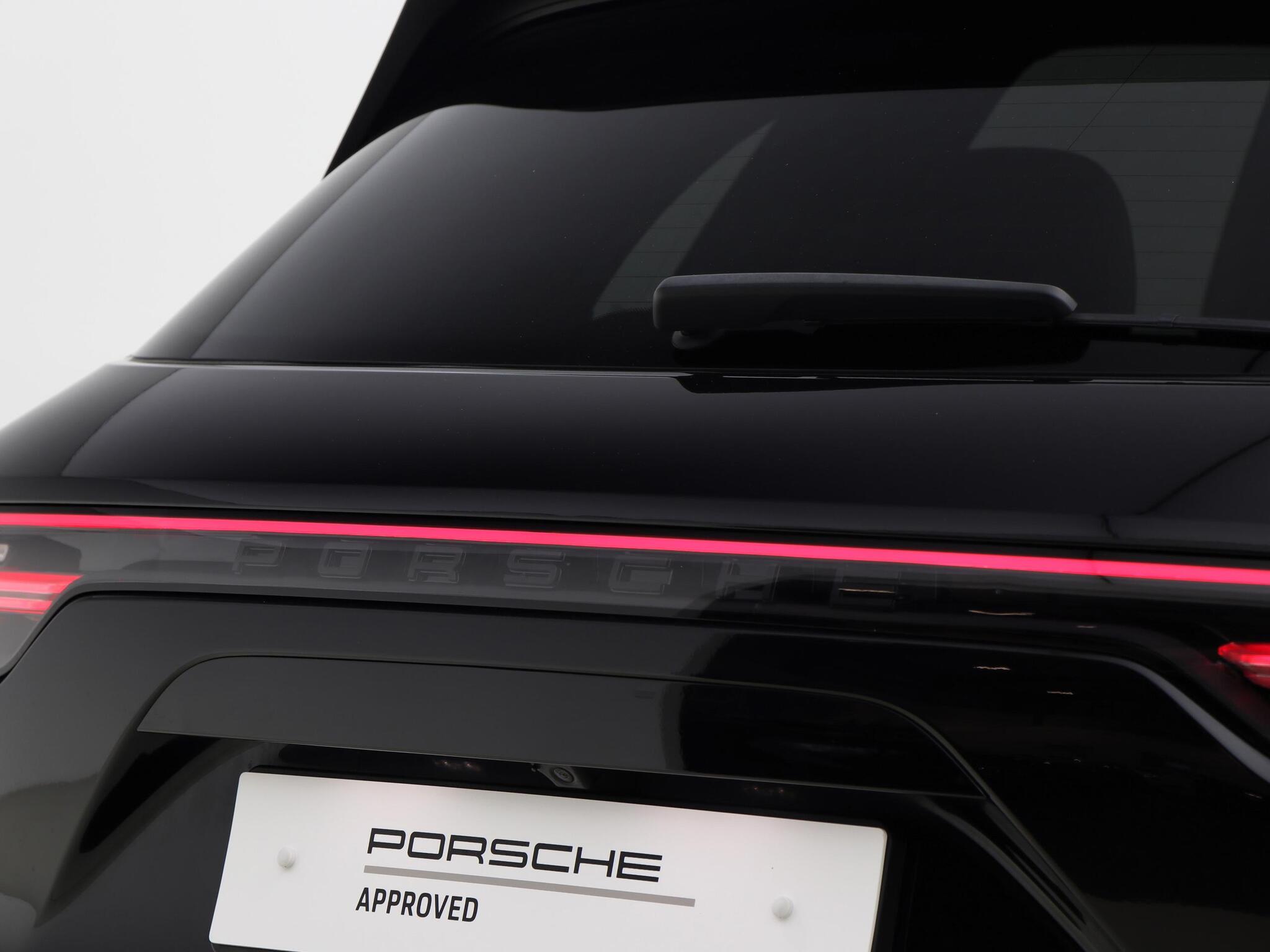 Porsche Cayenne view 21