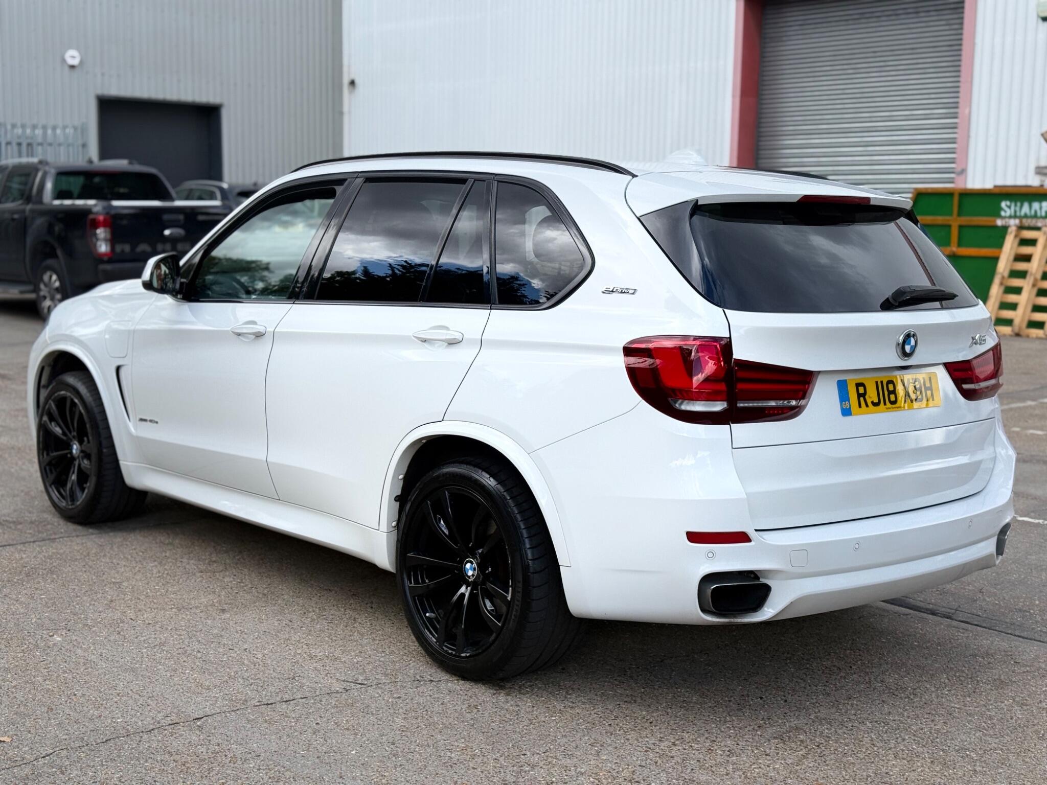 BMW X5 view 4
