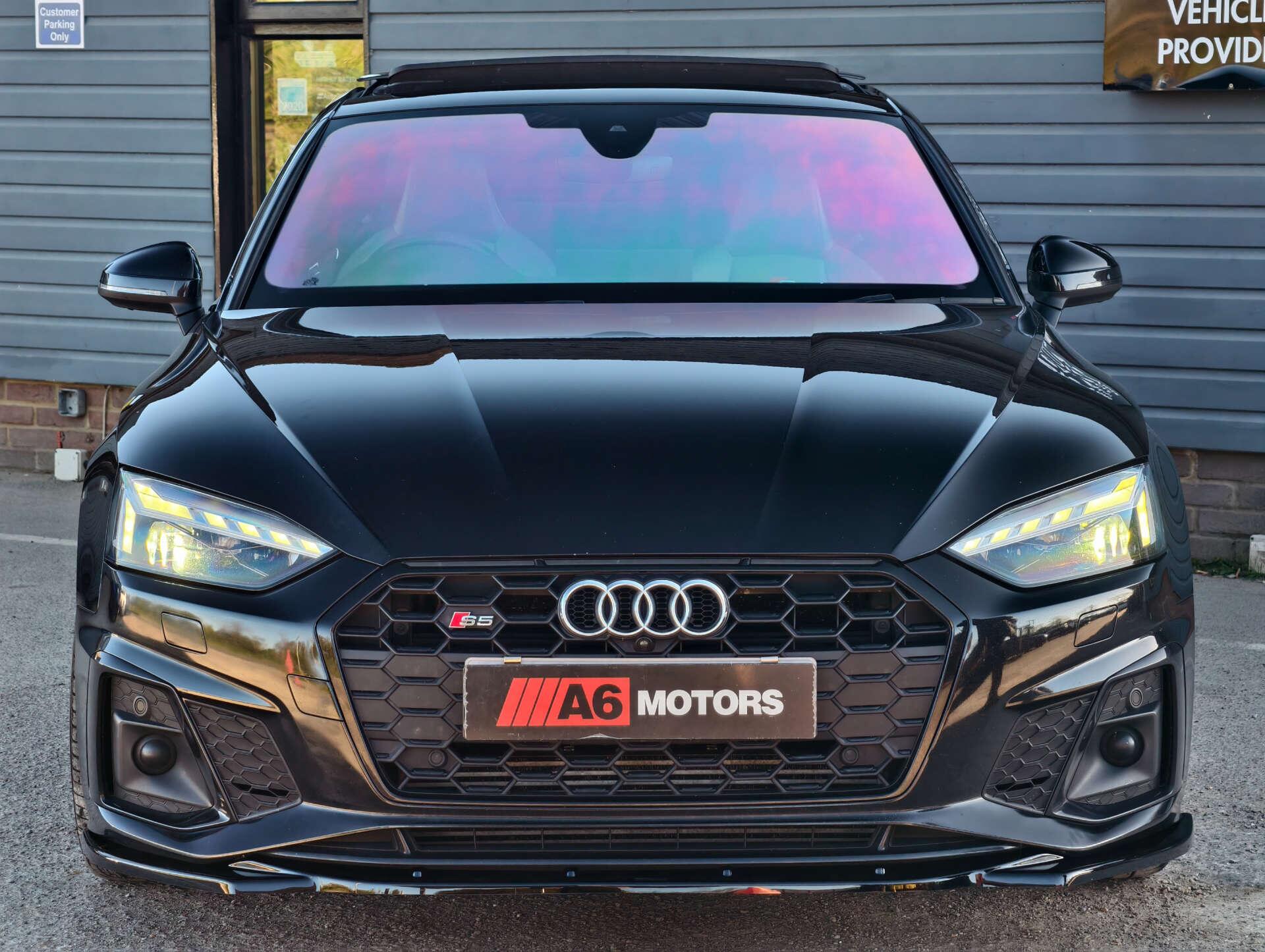 Audi S5 view 9