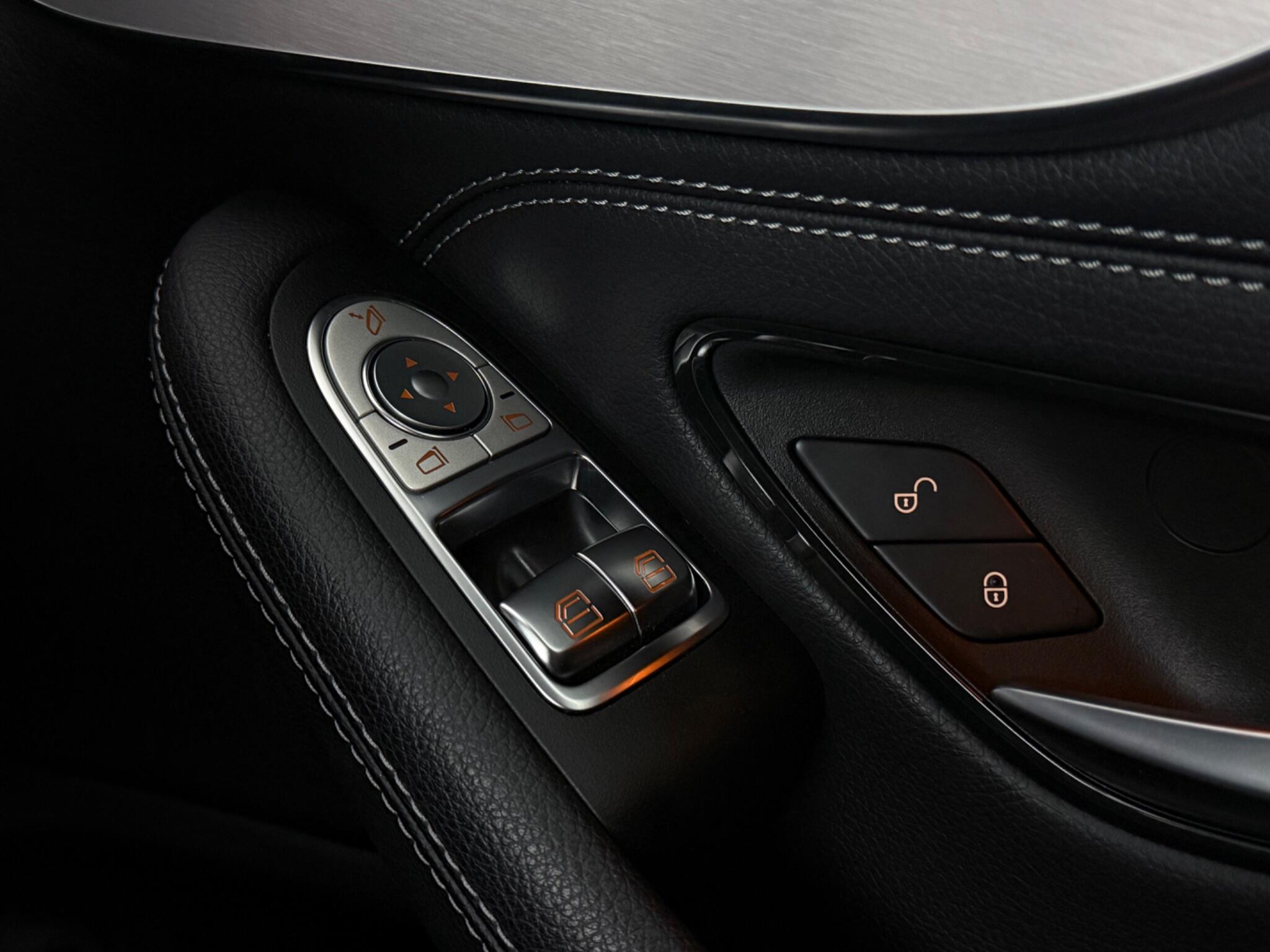 Mercedes-Benz C-Class view 15