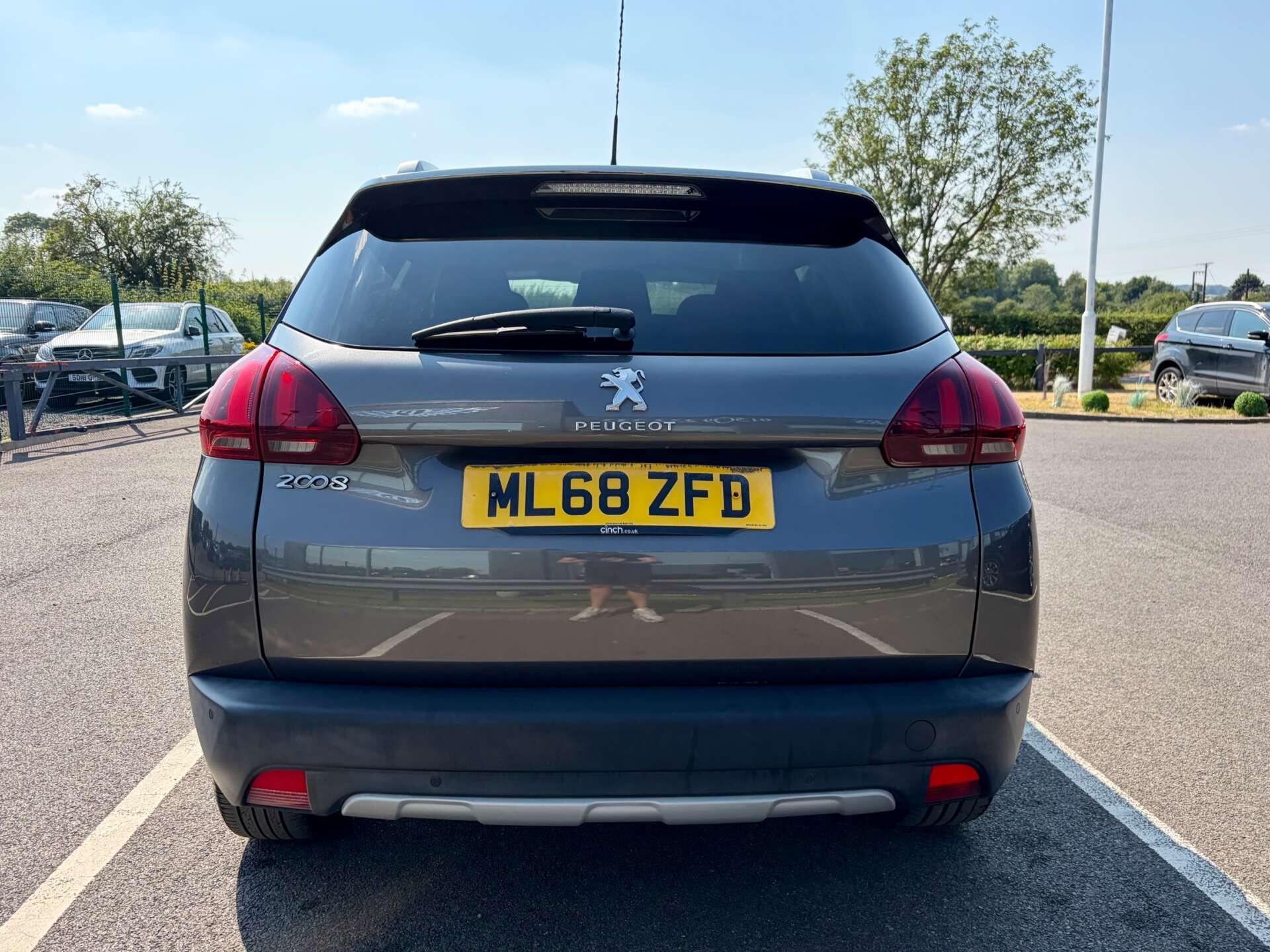 Peugeot 2008 view 7