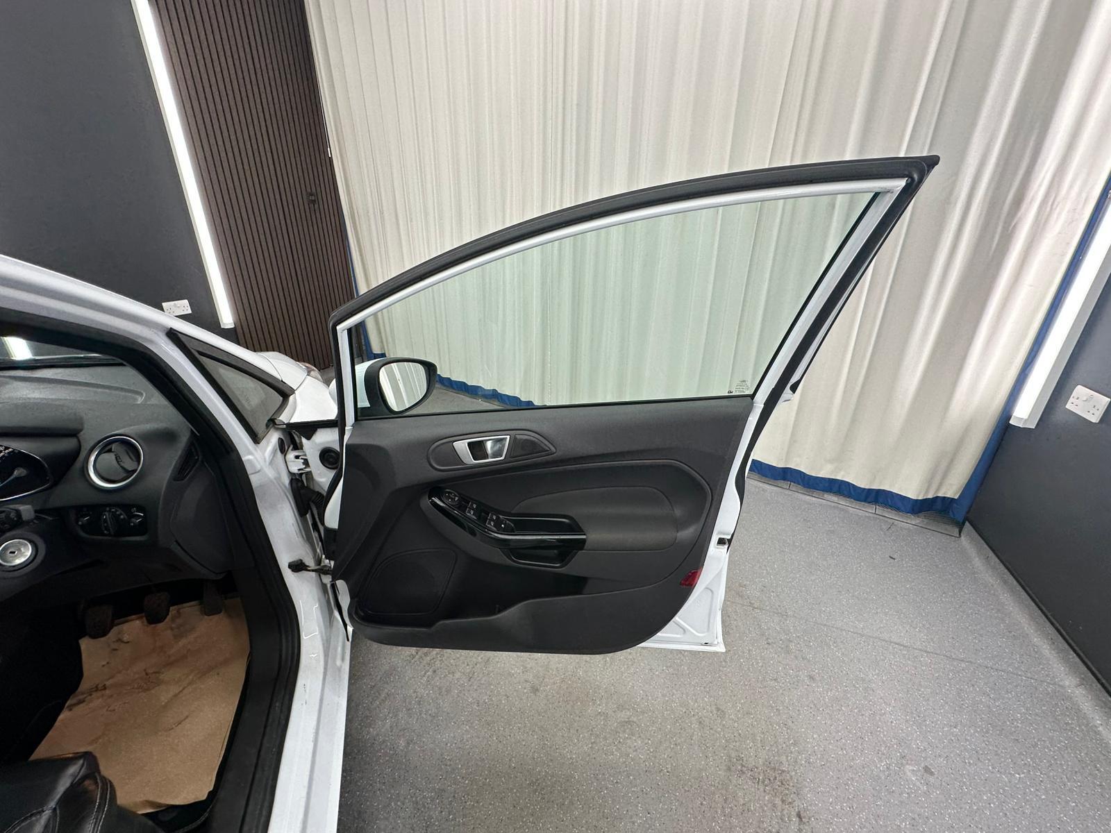 Ford Fiesta view 22