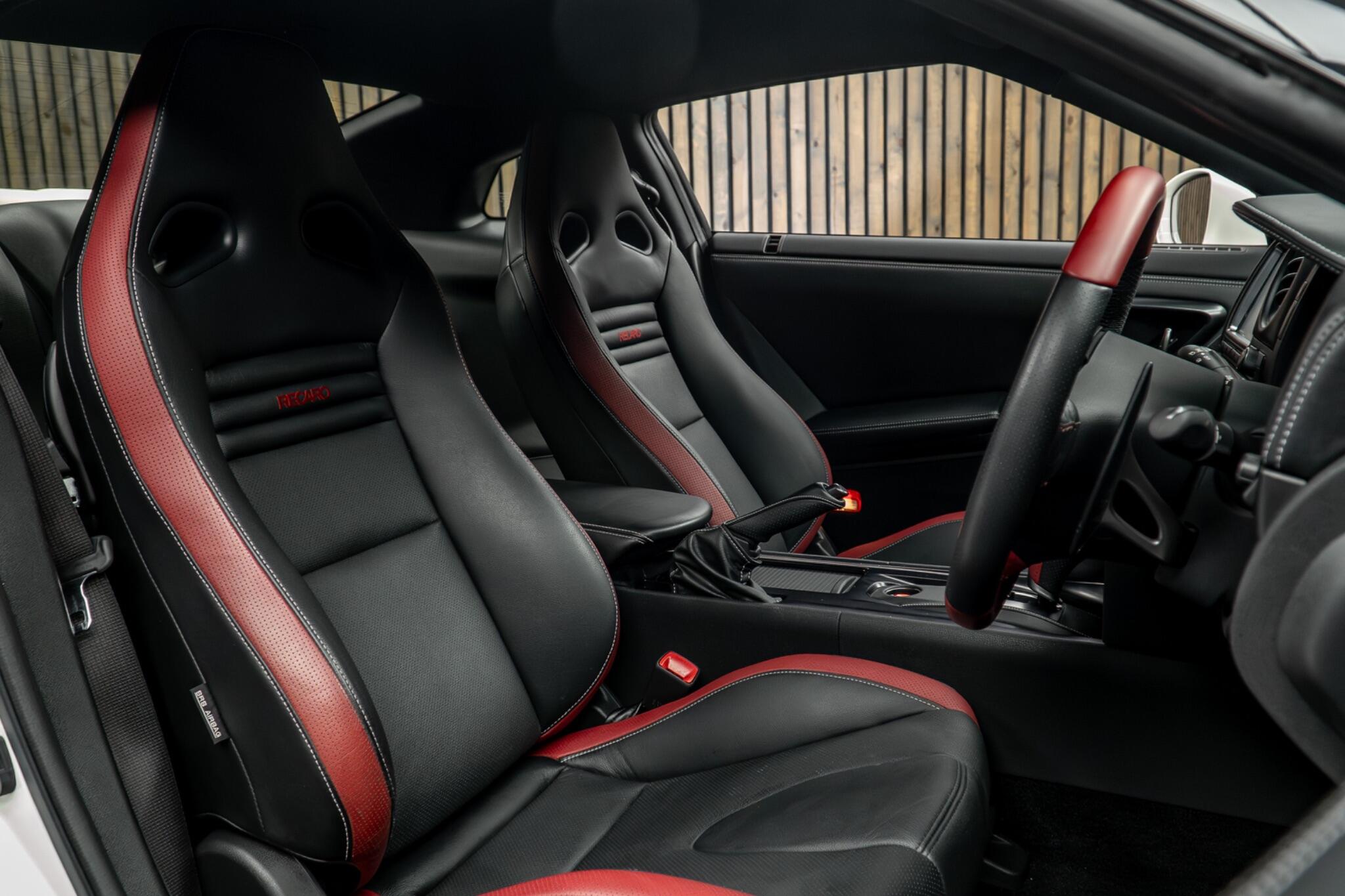 Nissan GT-R view 2