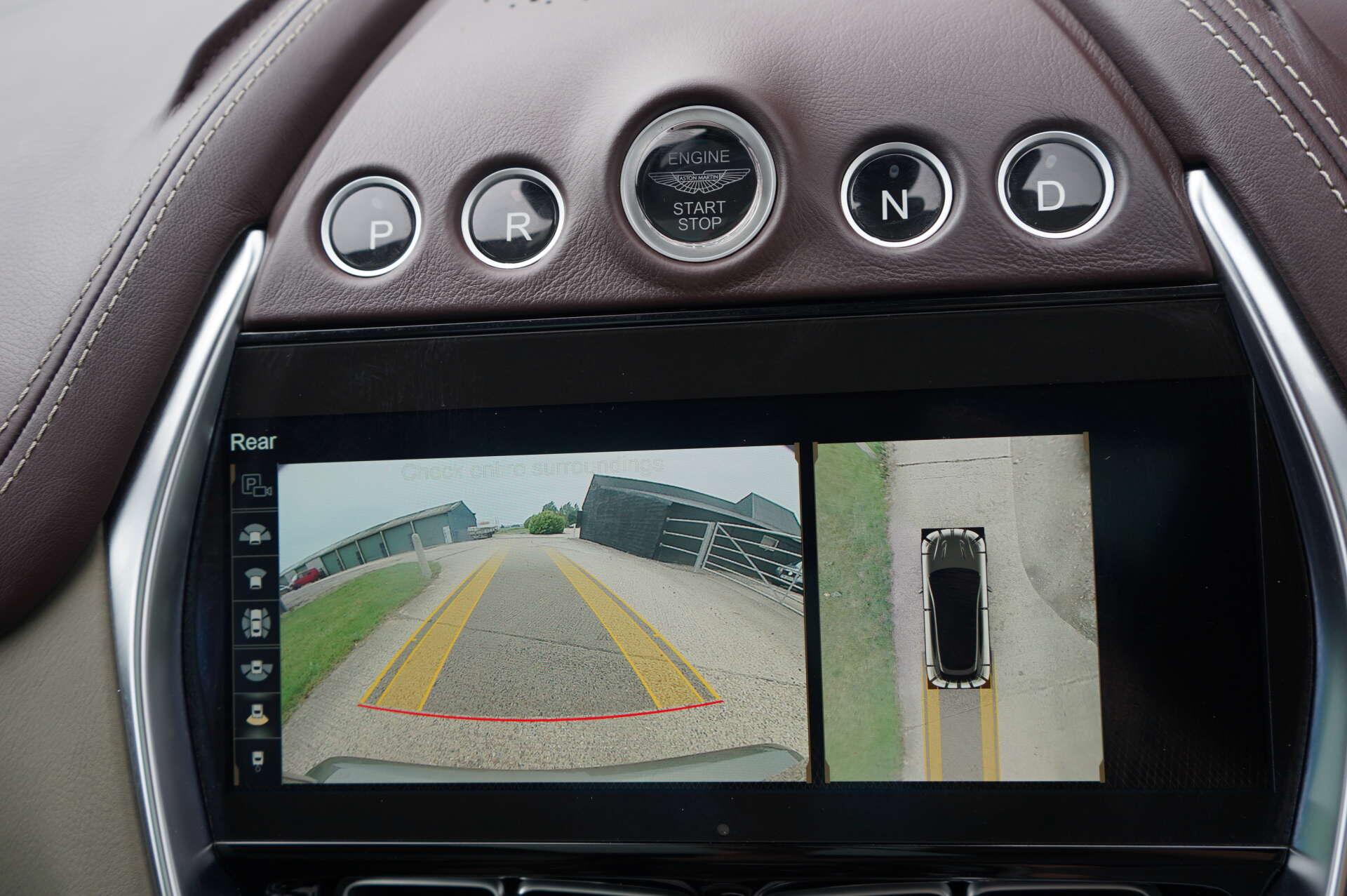 Aston Martin DBX view 21