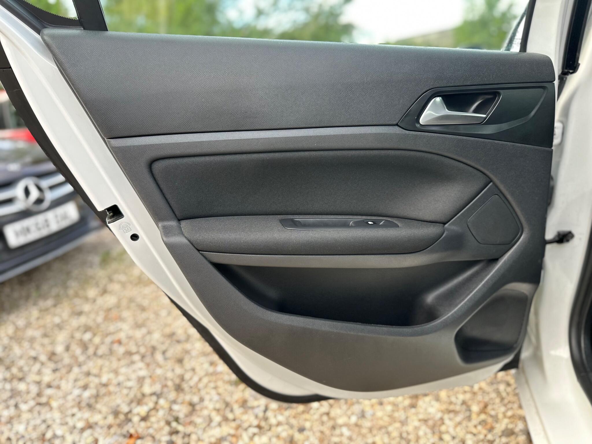 Peugeot 308 view 59