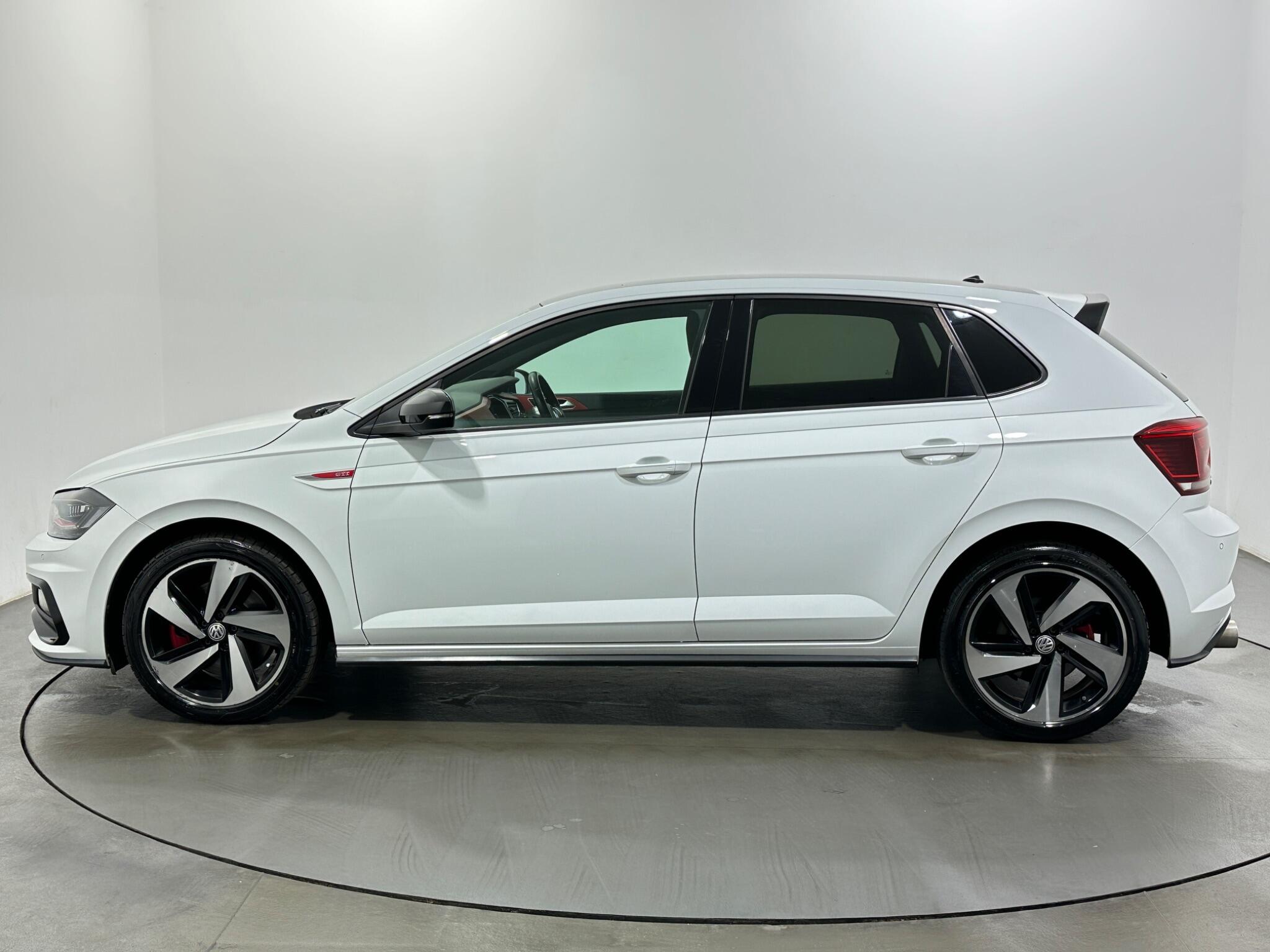 Volkswagen Polo view 5