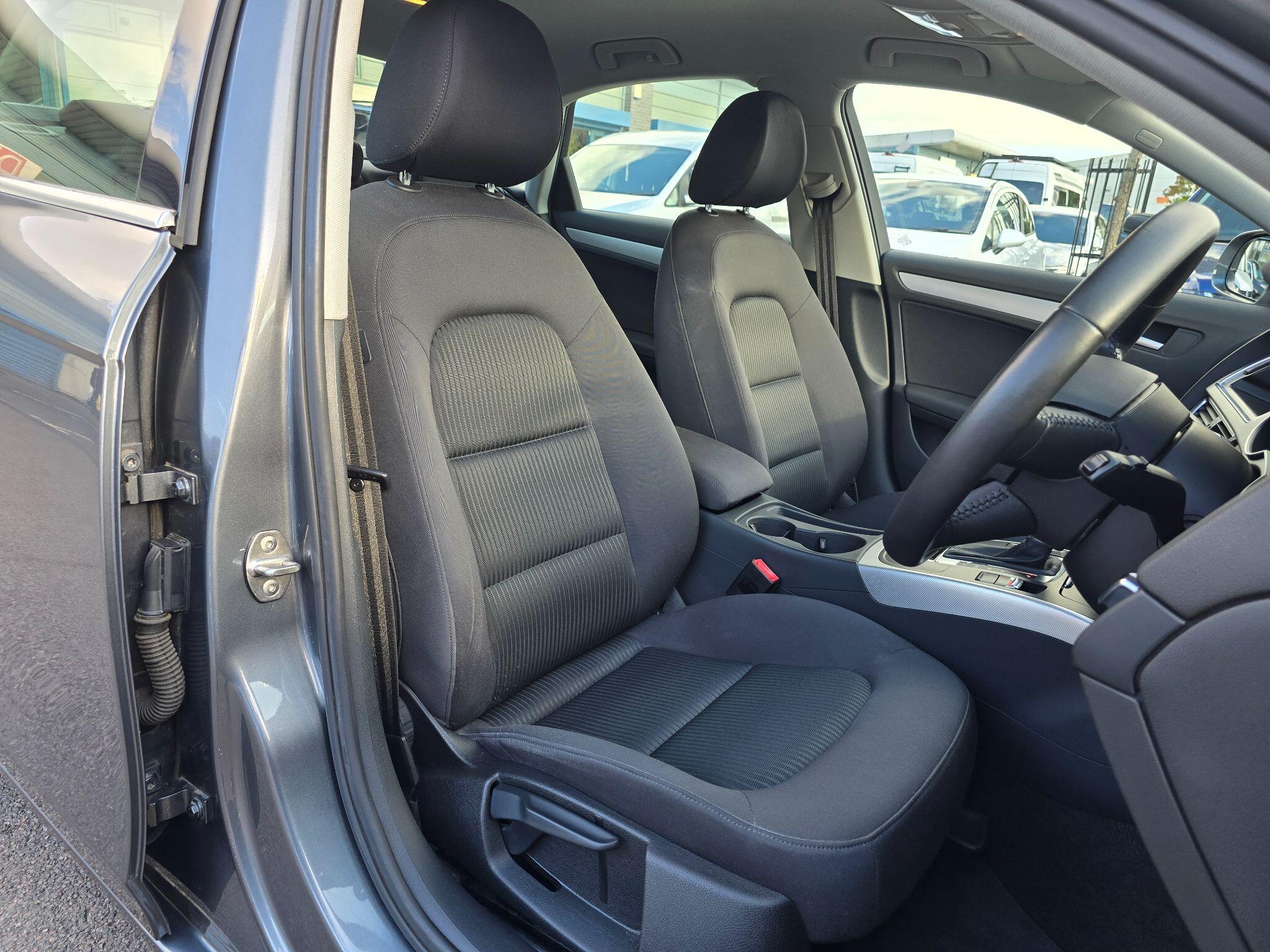 Audi A4 view 32