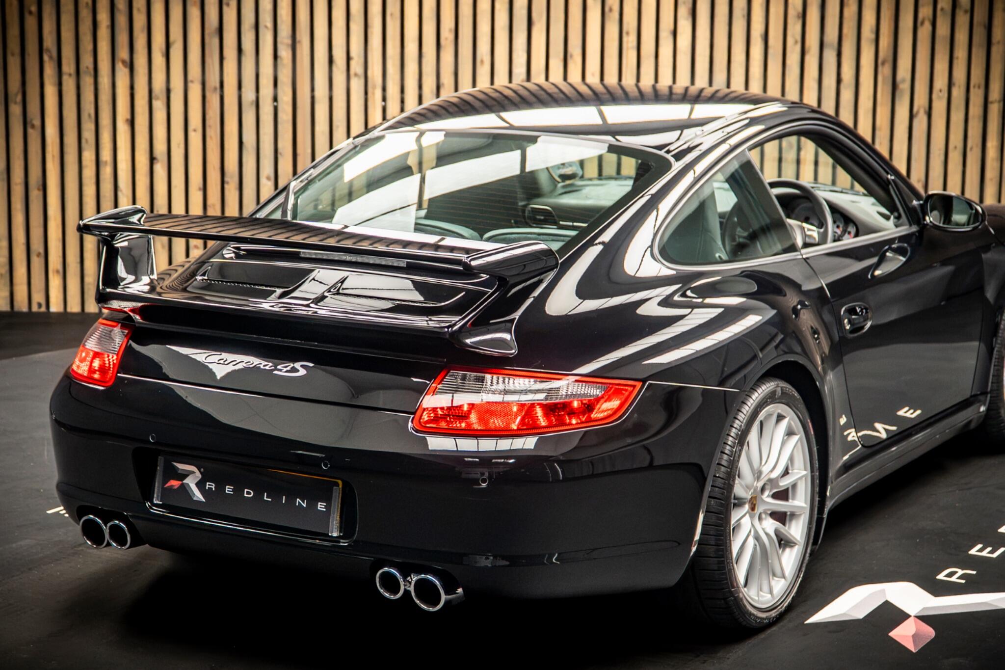 Porsche 911 view 22