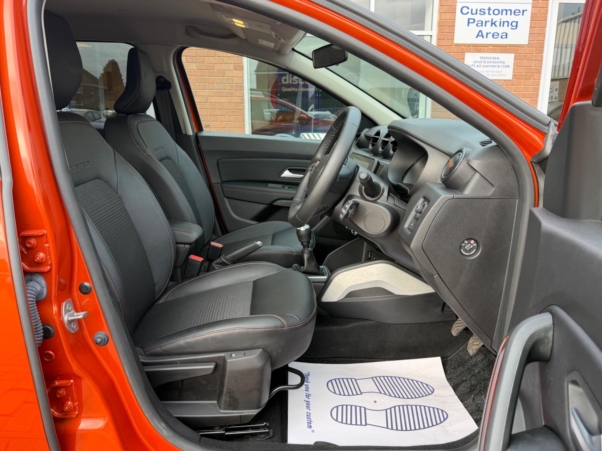 Dacia Duster view 6