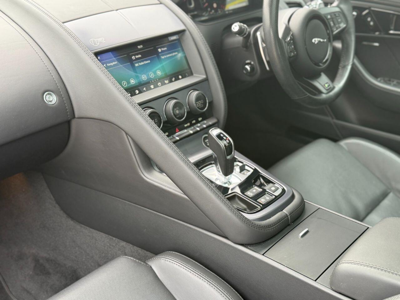 Jaguar F-Type view 36
