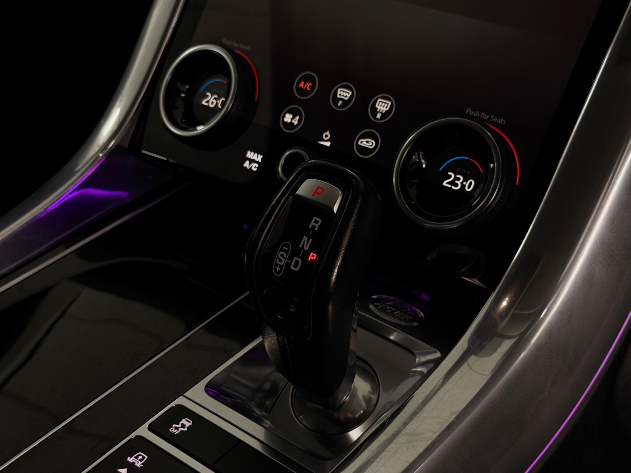 Land Rover Range Rover Sport view 12