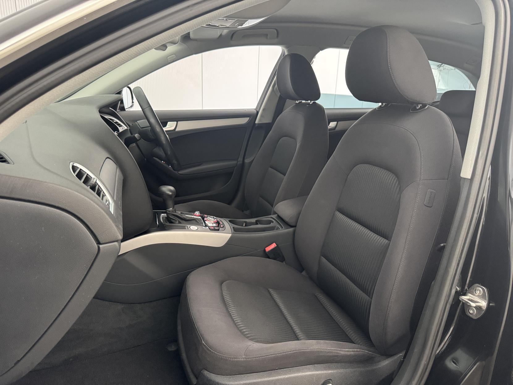 Audi A4 Avant view 53