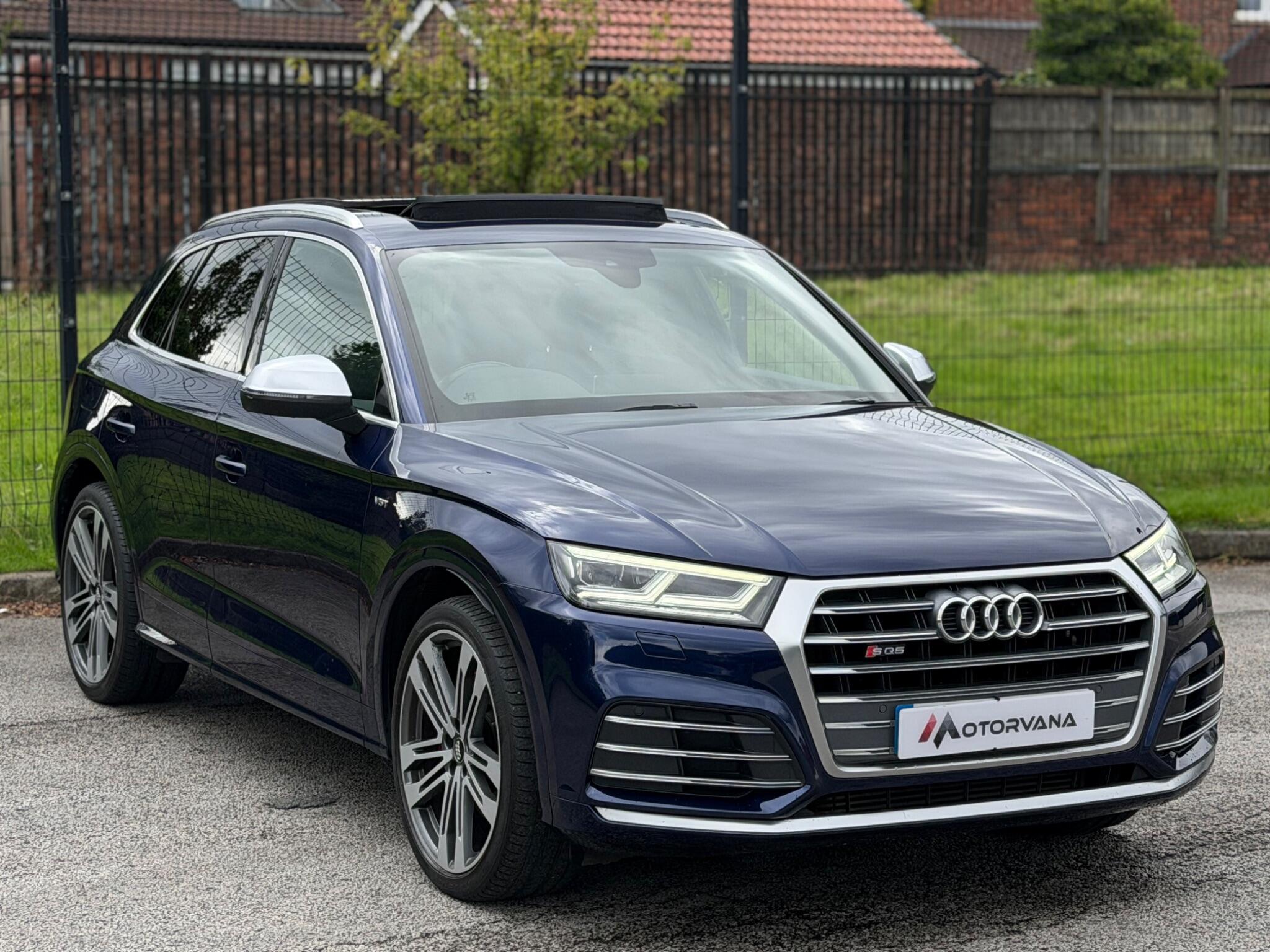 Audi SQ5 view 6