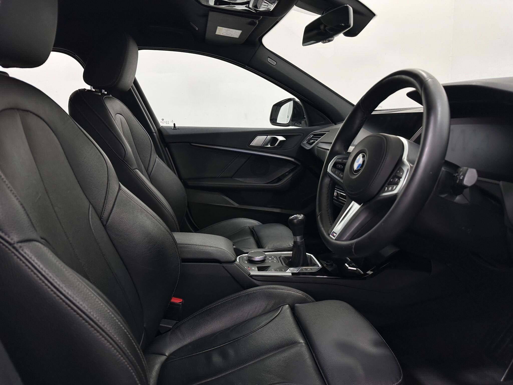 BMW 1 Series view 33