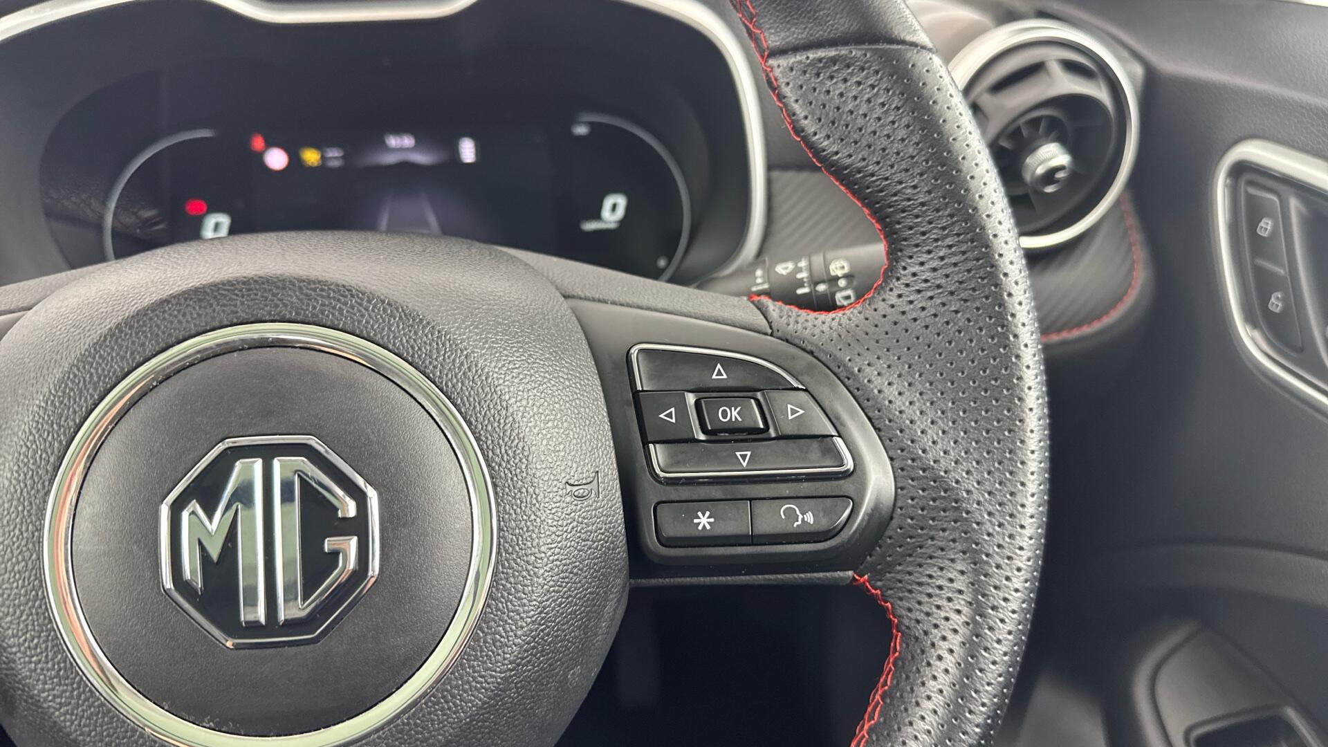 MG MG ZS view 40