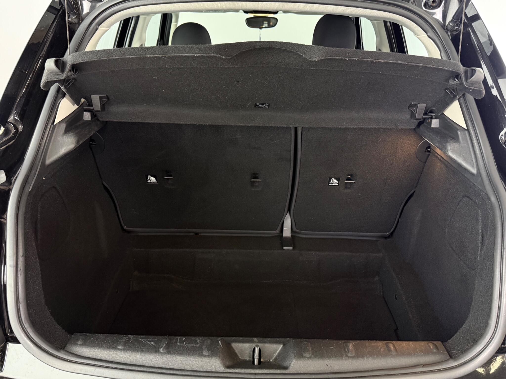 Mini Hatch view 10