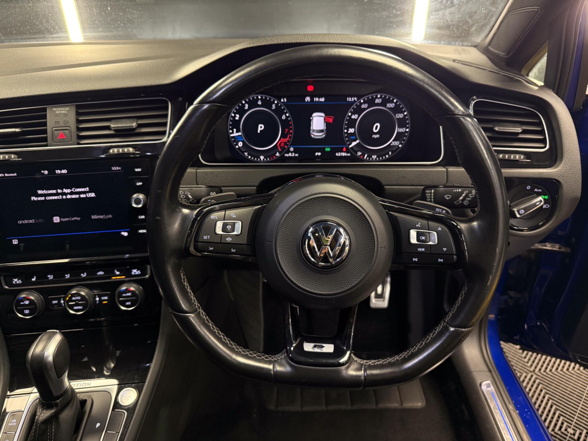 Volkswagen Golf view 31