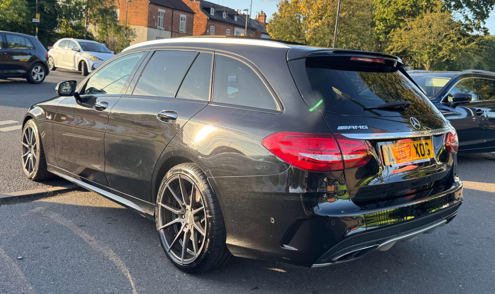 Mercedes-Benz C-Class view 23