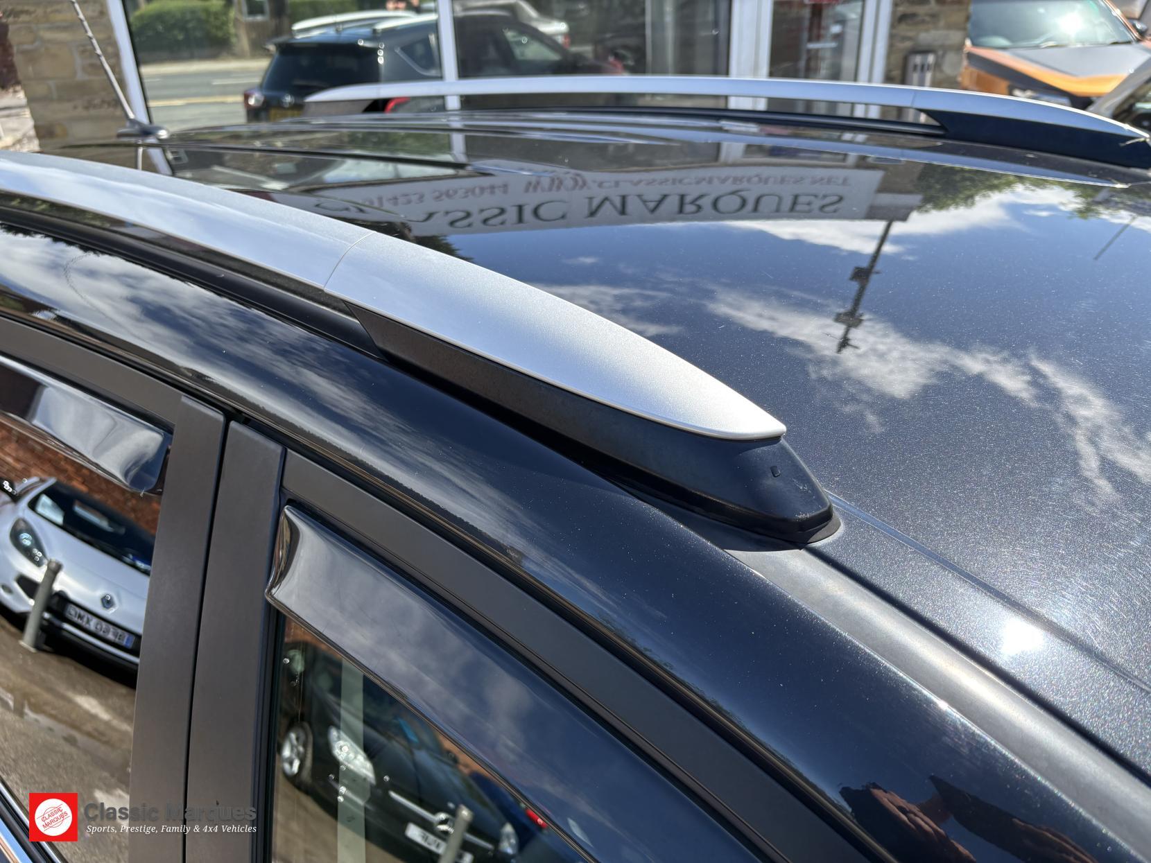 Toyota Rav4 view 13