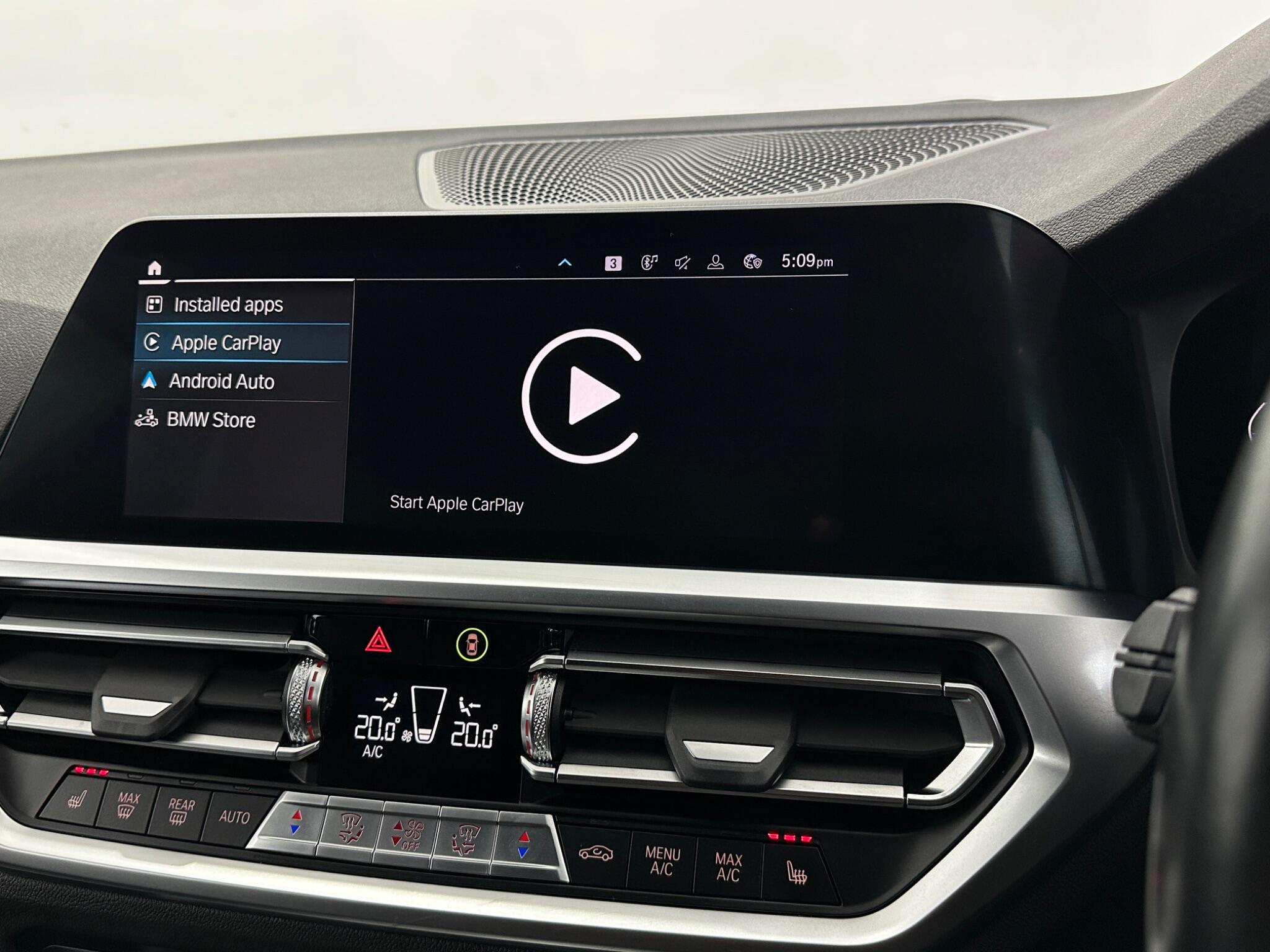 BMW 3 Series view 25