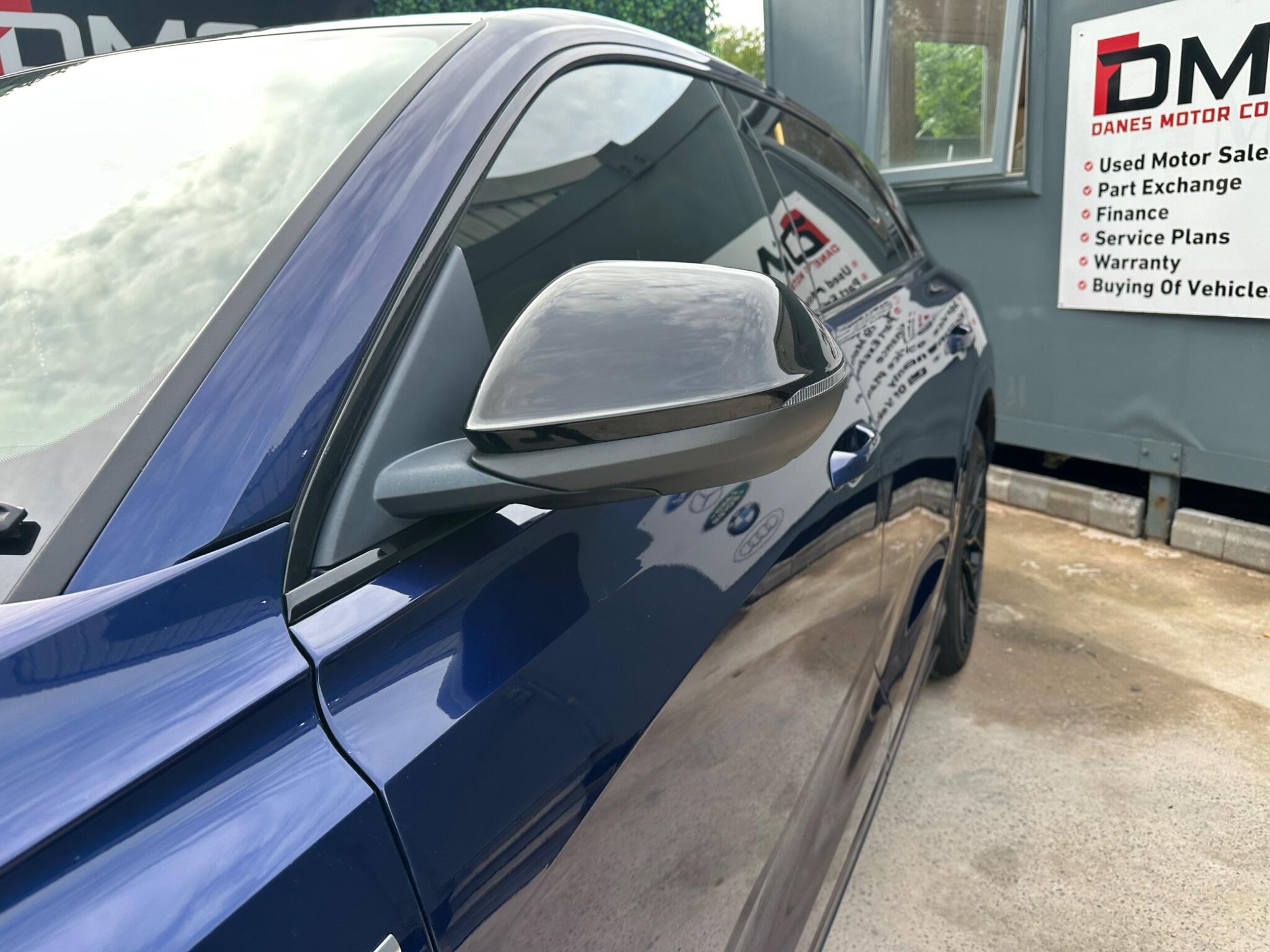 Audi Q8 view 63