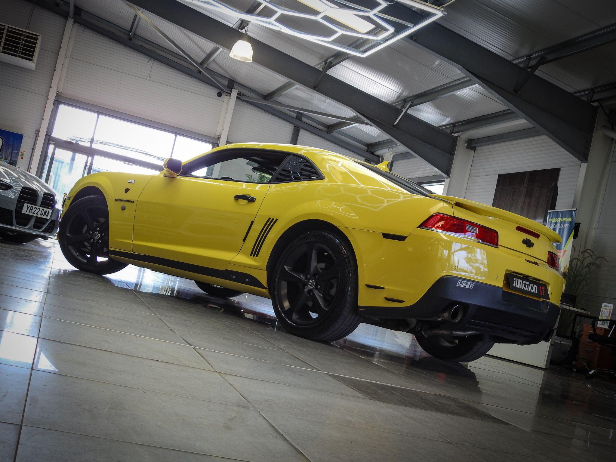 Chevrolet Camaro view 4
